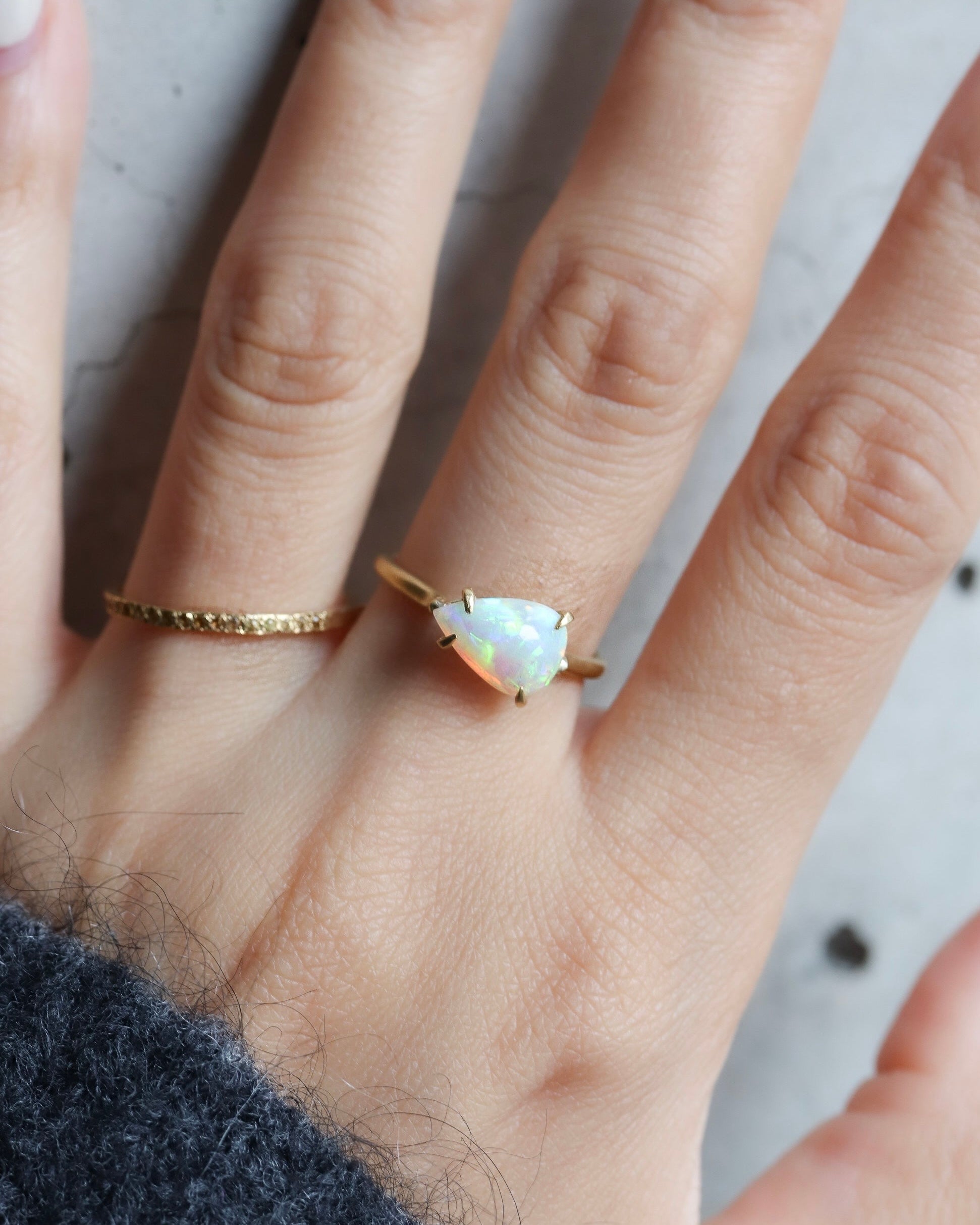 Prong Ring - Opal -