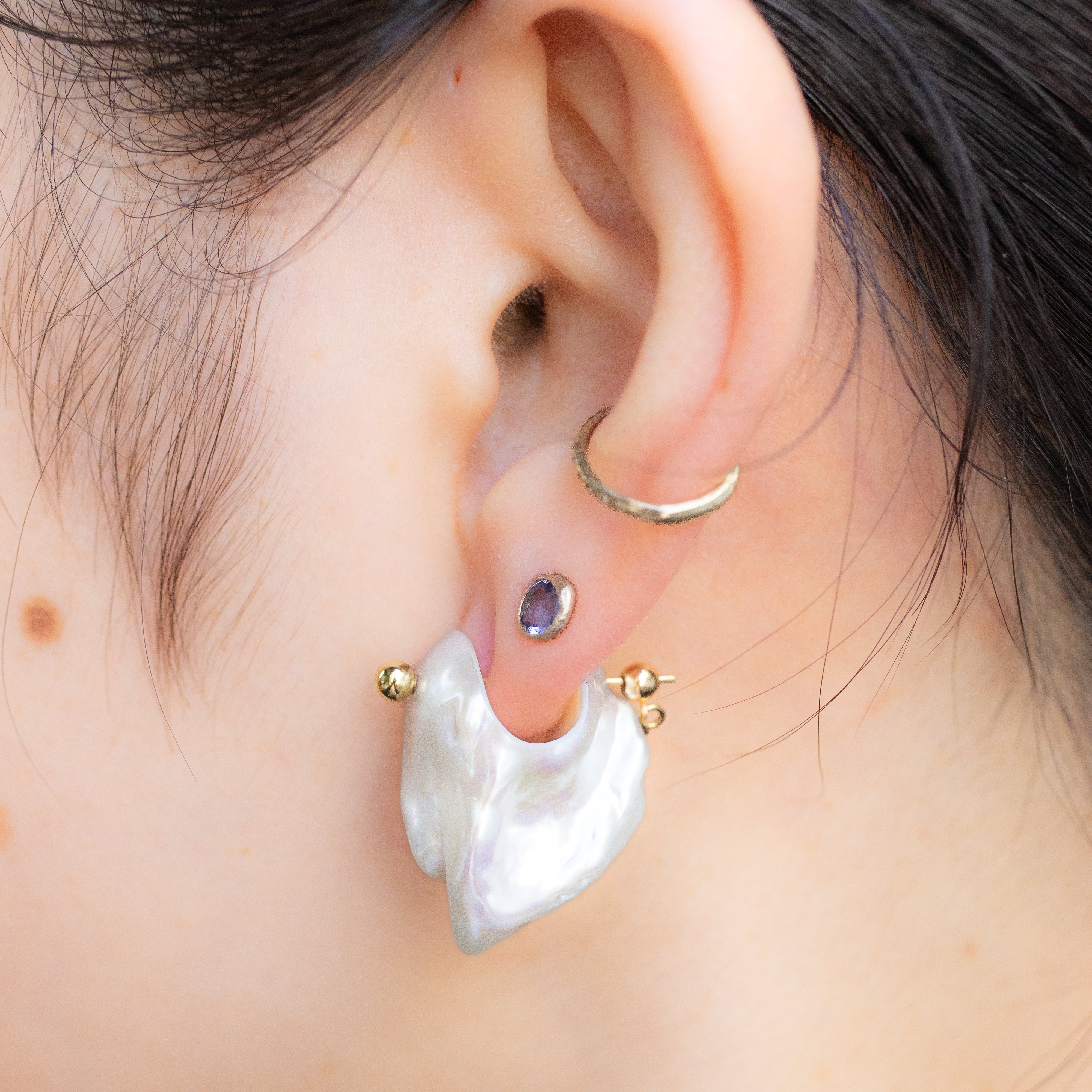 Rock Pierced Earring - Freshwater baroque pearl -