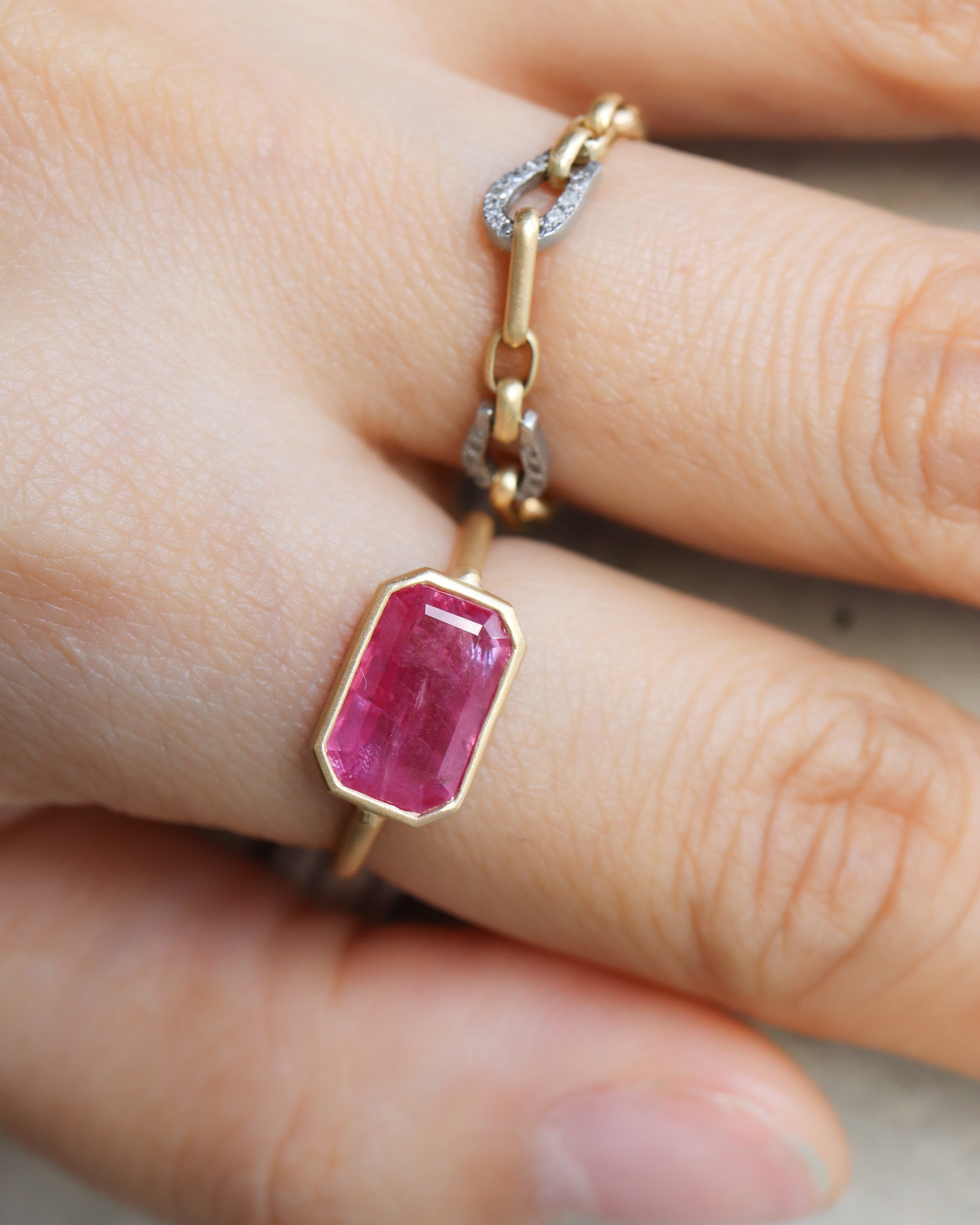 Collet Ring - Ruby -