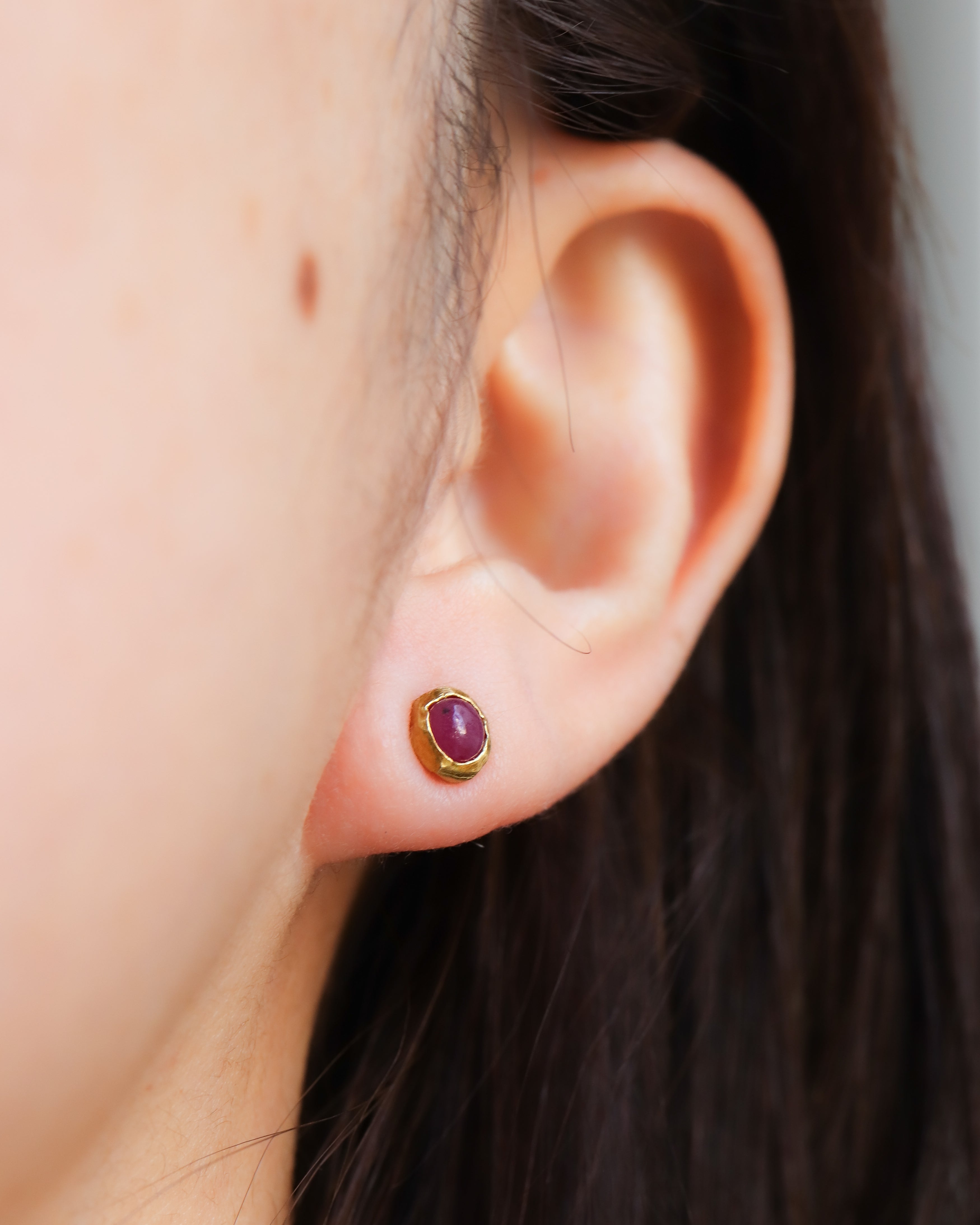 Rough collet Pierced Earring - Ruby -