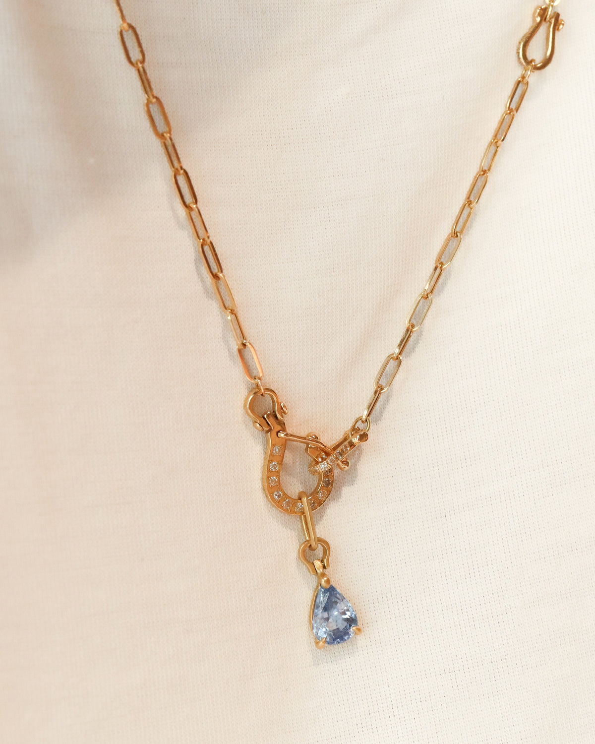 Horse Shoe Prong Necklace - Sapphire -