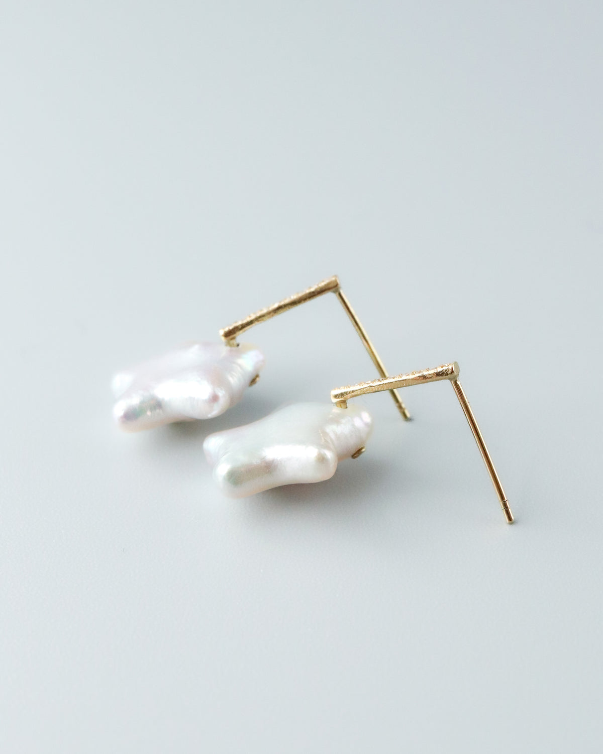 Hibiki Stone Pierced Earring - Pearl / Diamond -