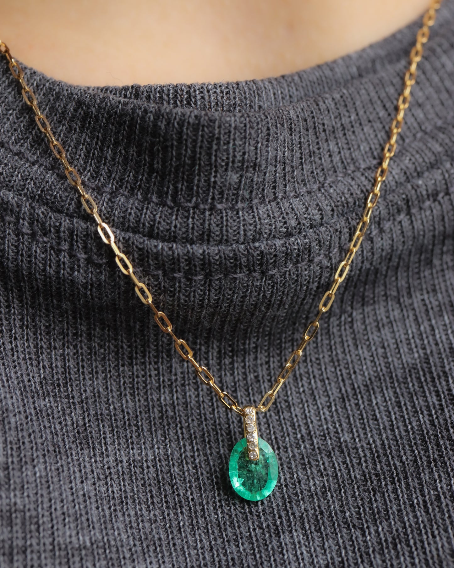 Hibiki Stone Necklace - Emerald -