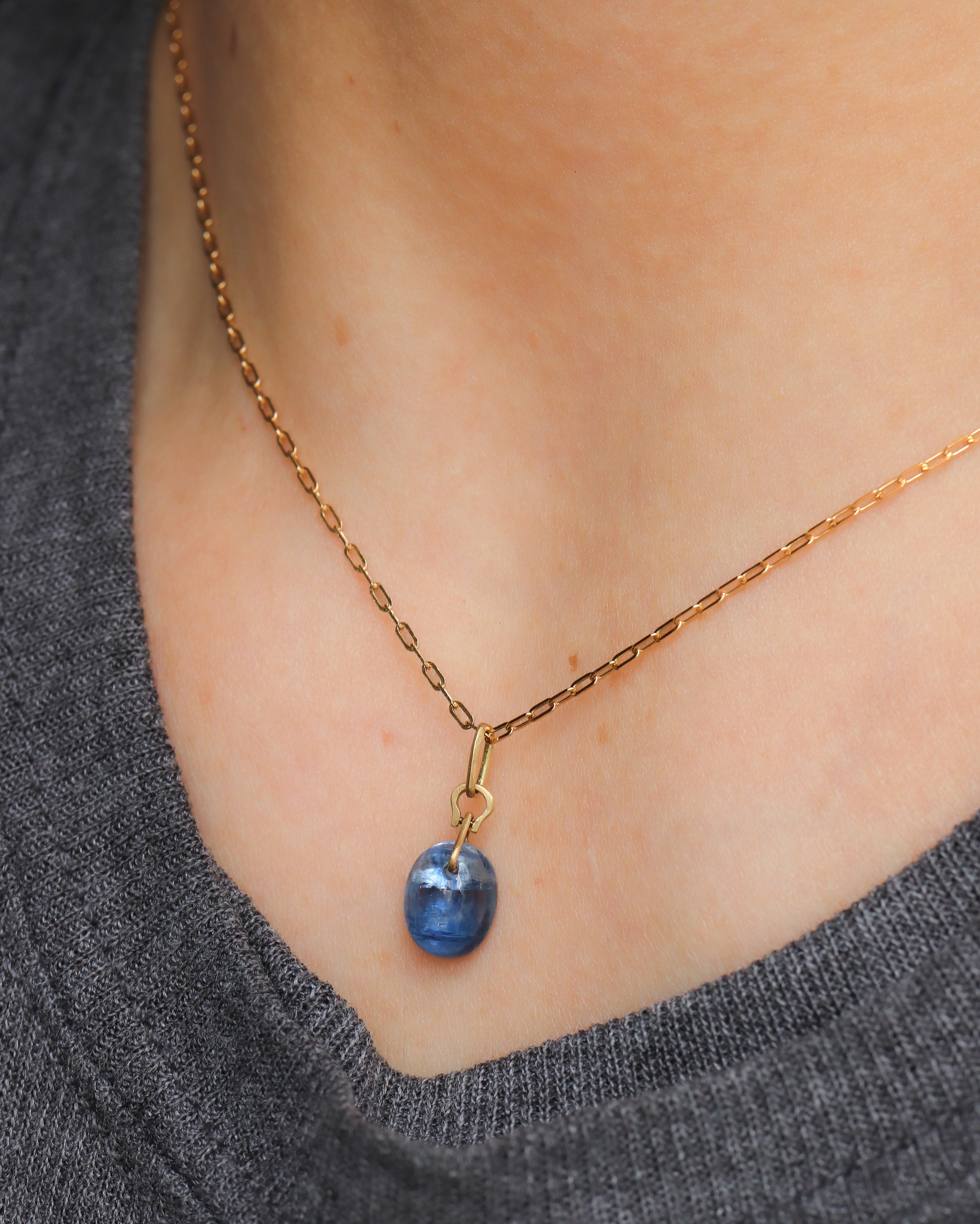 Horse Shoe Ring Necklace - kyanite -
