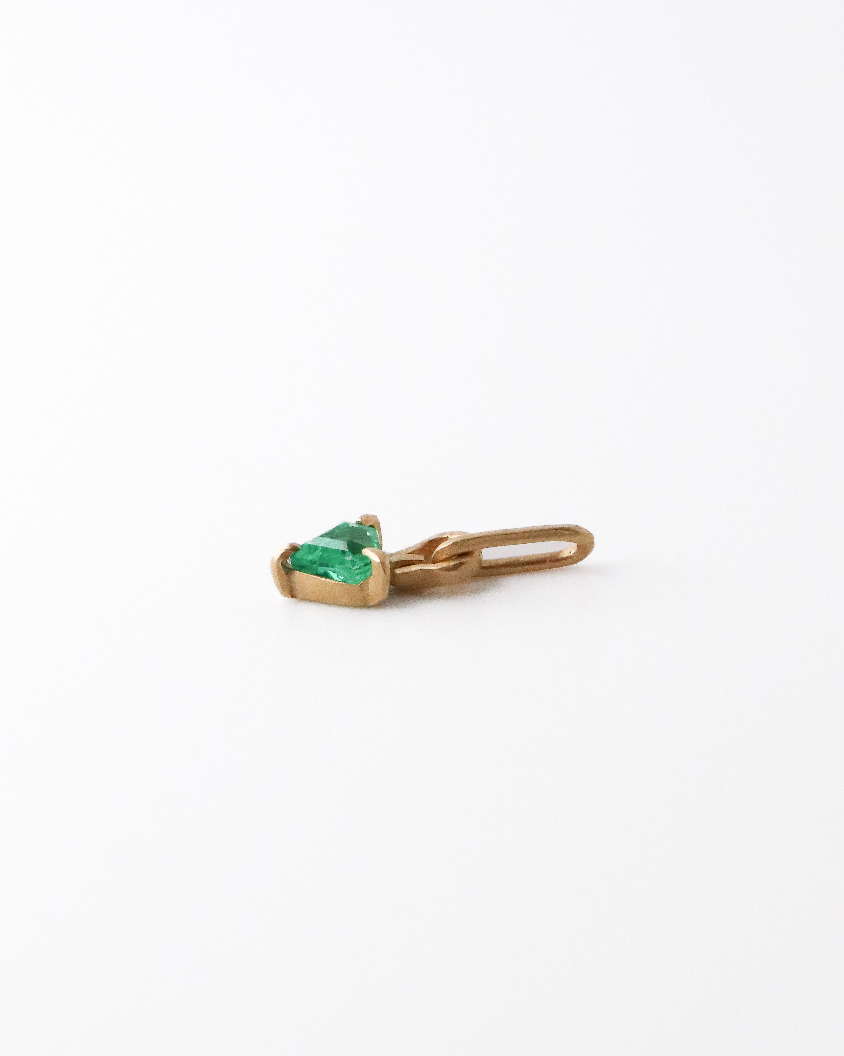 Horse Shoe Prong Necklace - Emerald -