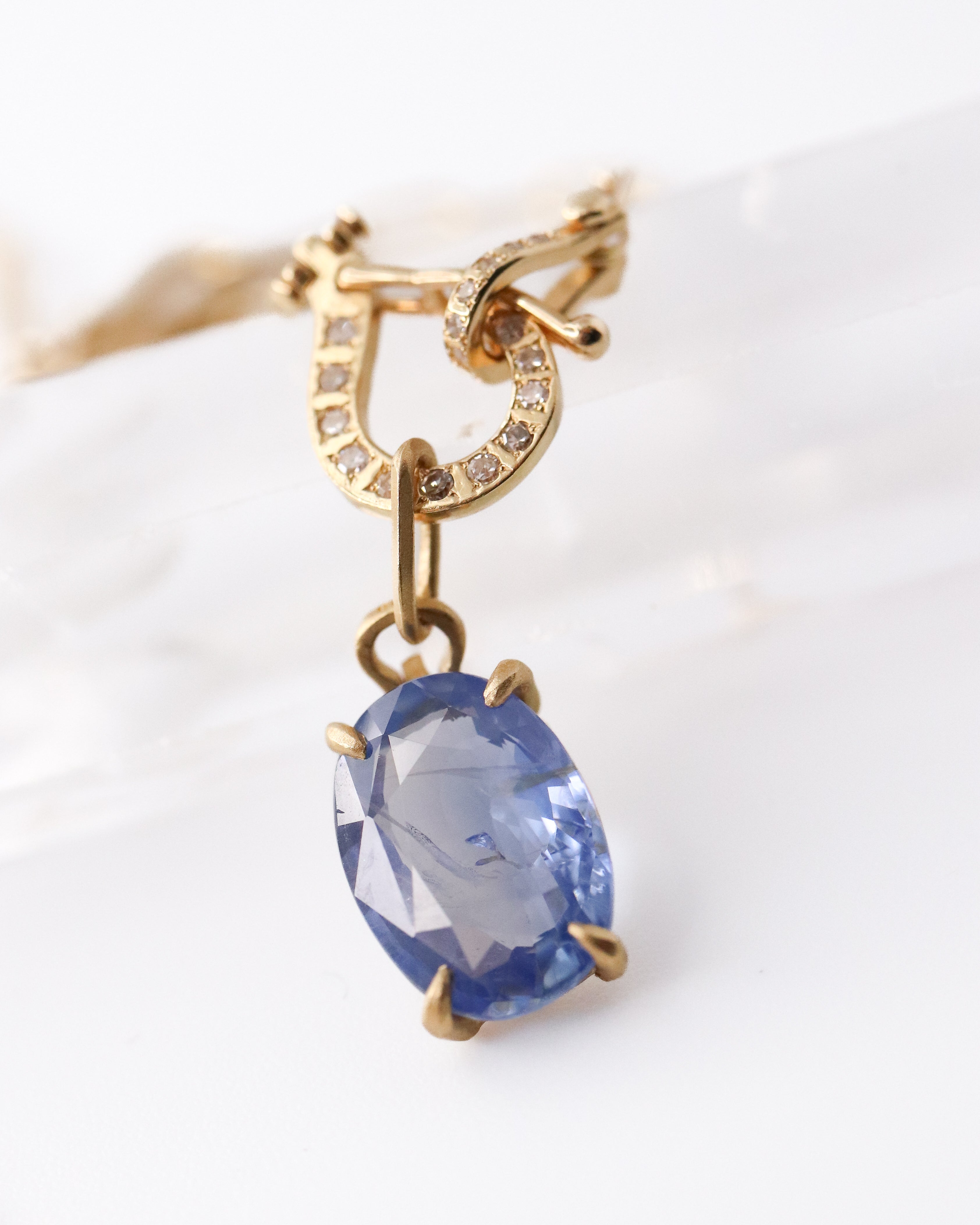 Horse Shoe Prong Necklace - Sapphire -