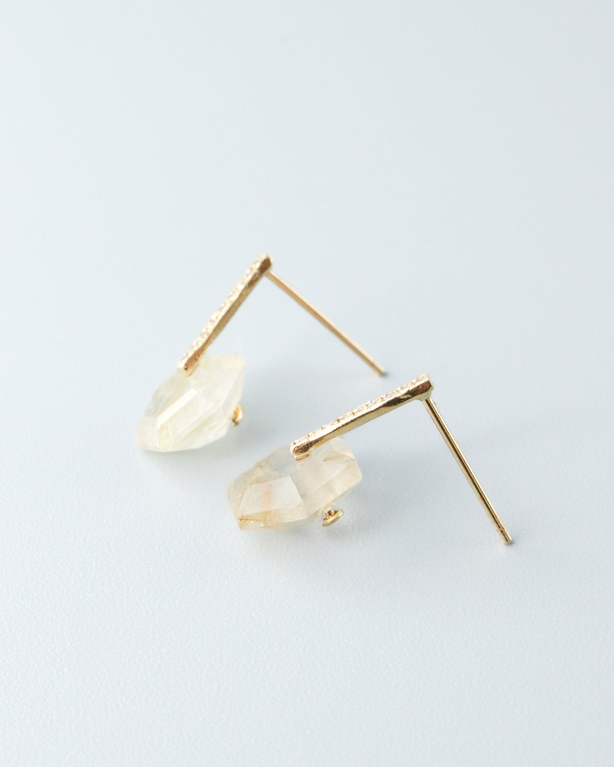 Hibiki Stone Pierced Earring - Golden Rutilated Quartz -