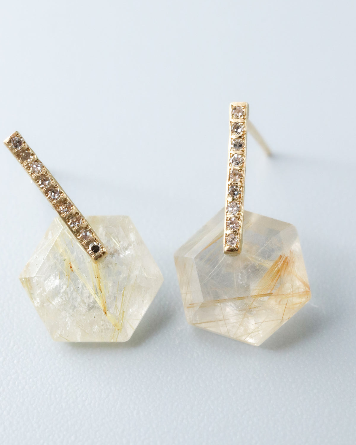 Hibiki Stone Pierced Earring - Golden Rutilated Quartz -