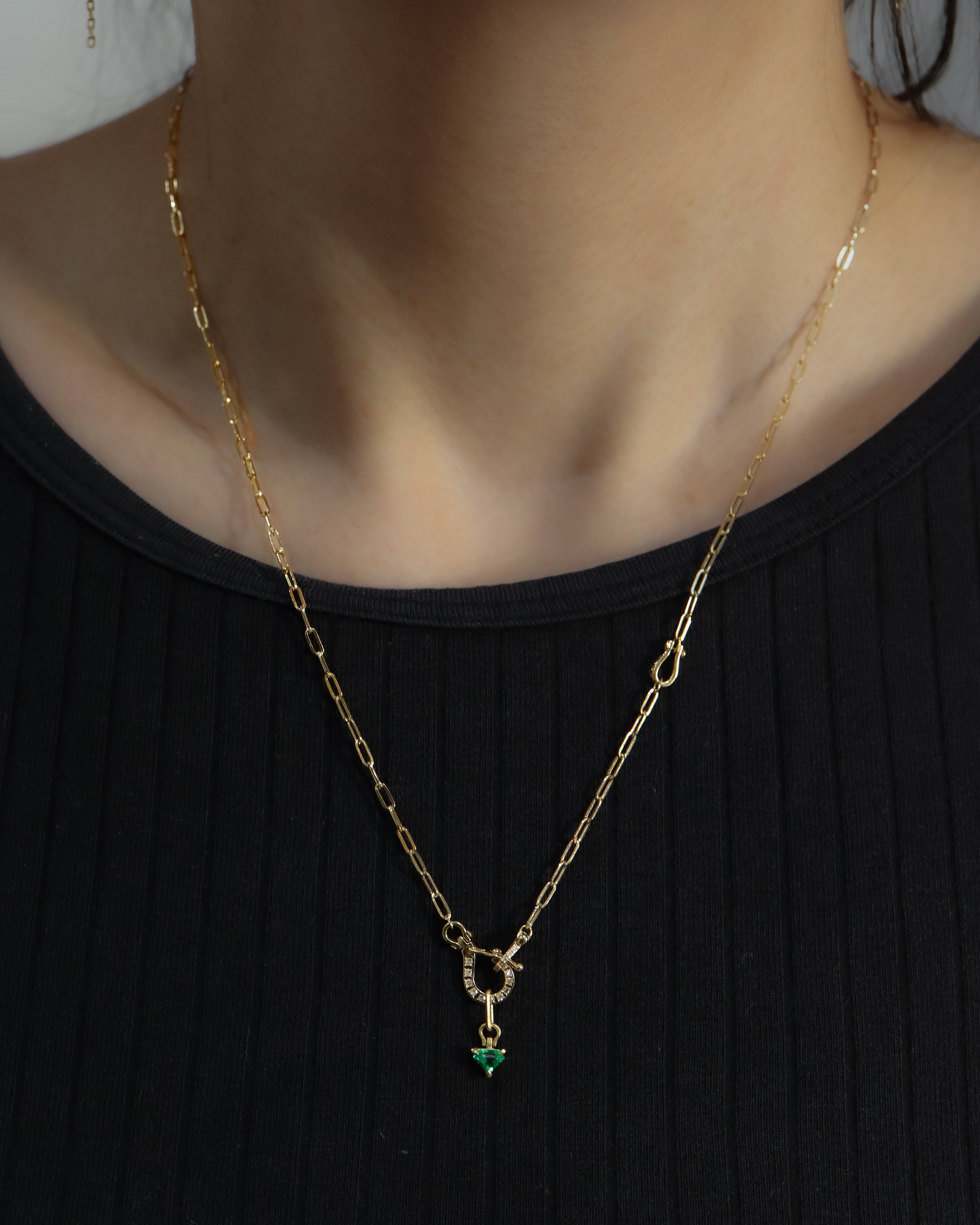 Horse Shoe Prong Necklace - Emerald -