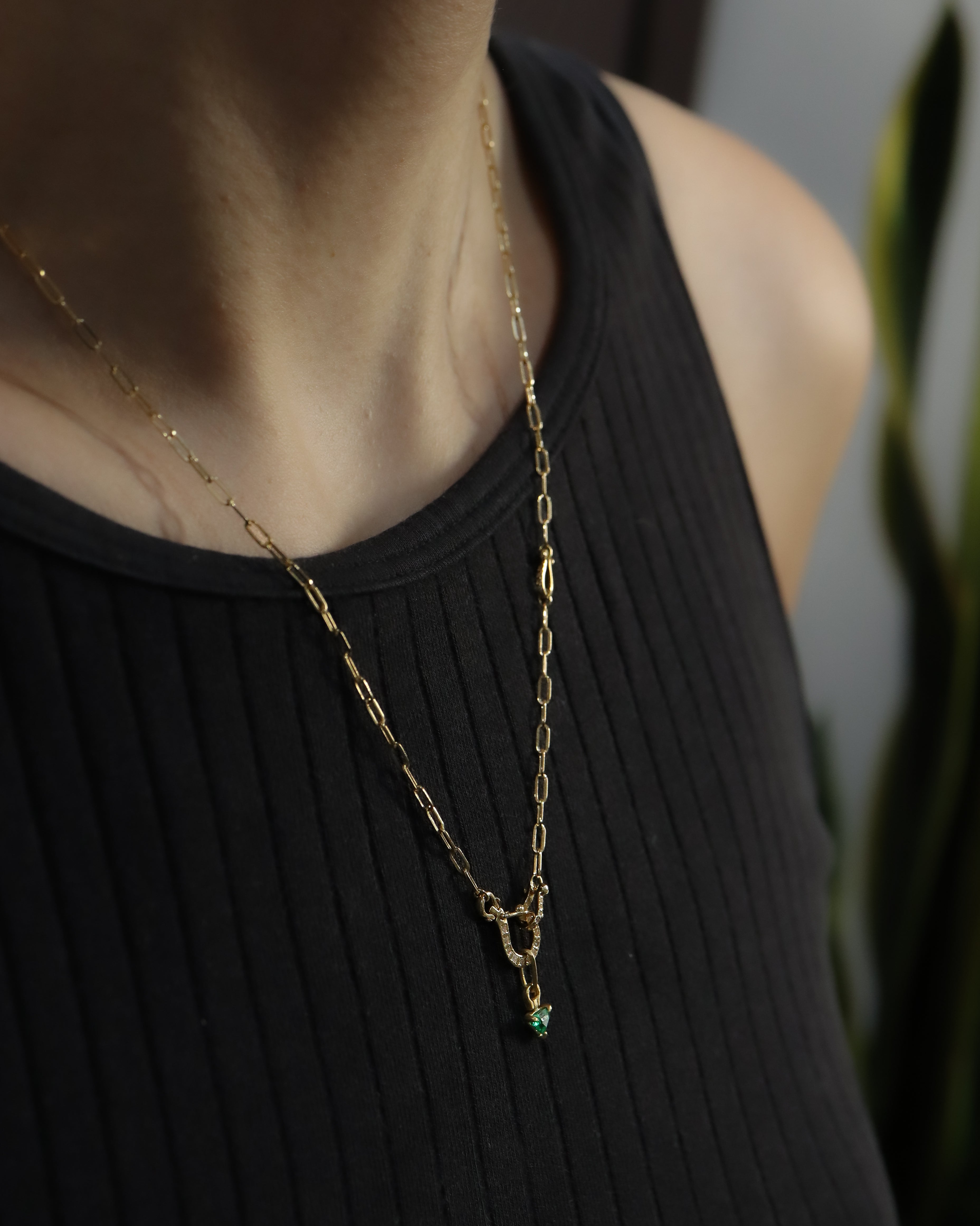 Horse Shoe Prong Necklace - Emerald -