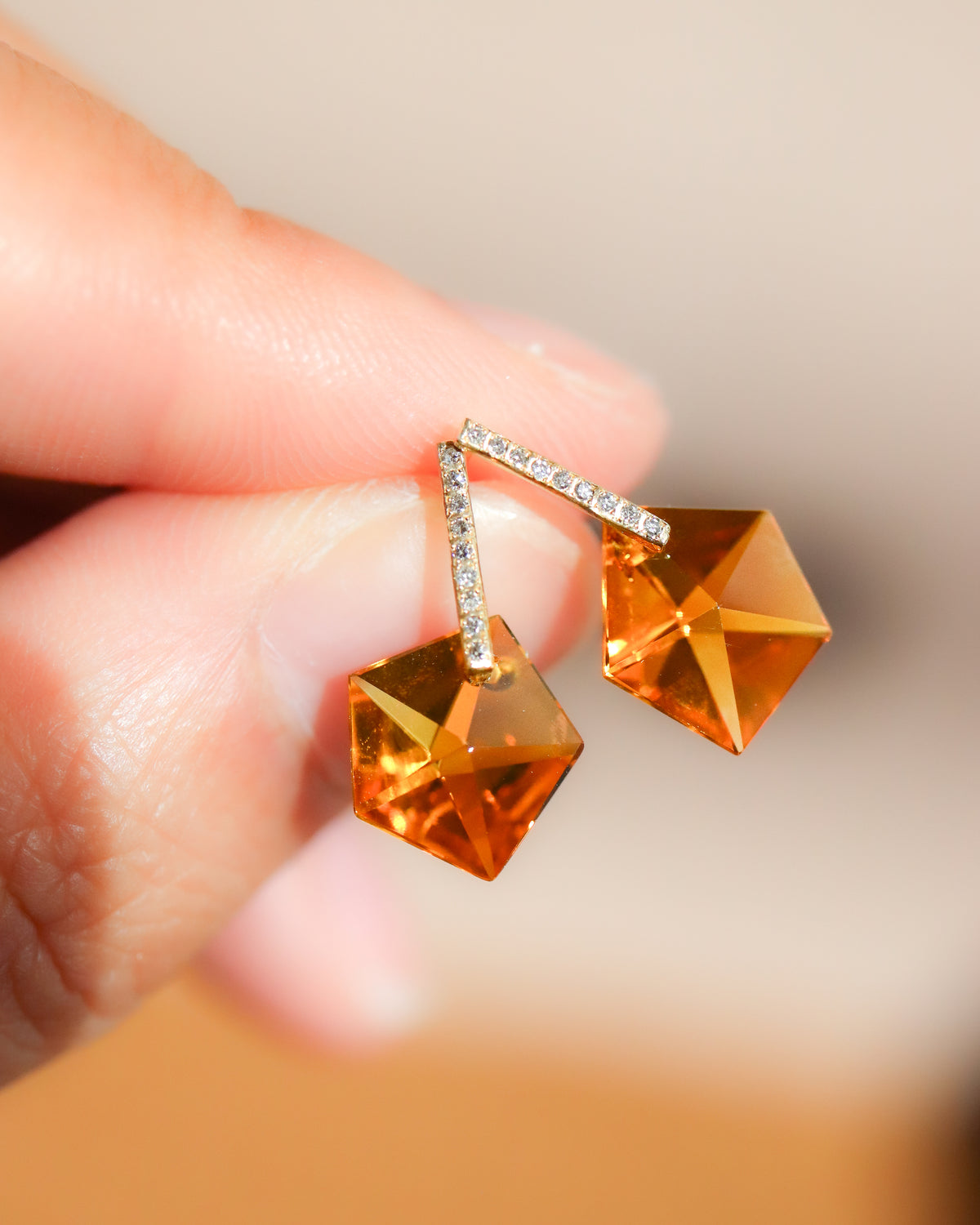 Hibiki Stone Pierced Earring - Citrine -
