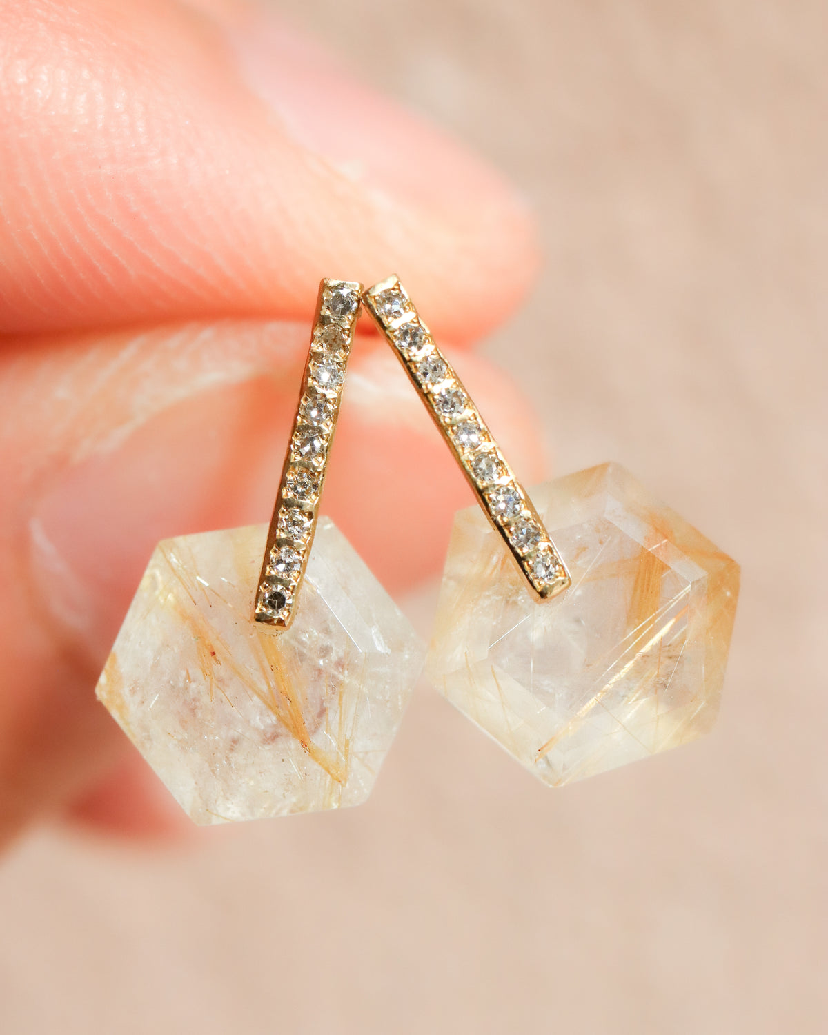 Hibiki Stone Pierced Earring - Golden Rutilated Quartz -