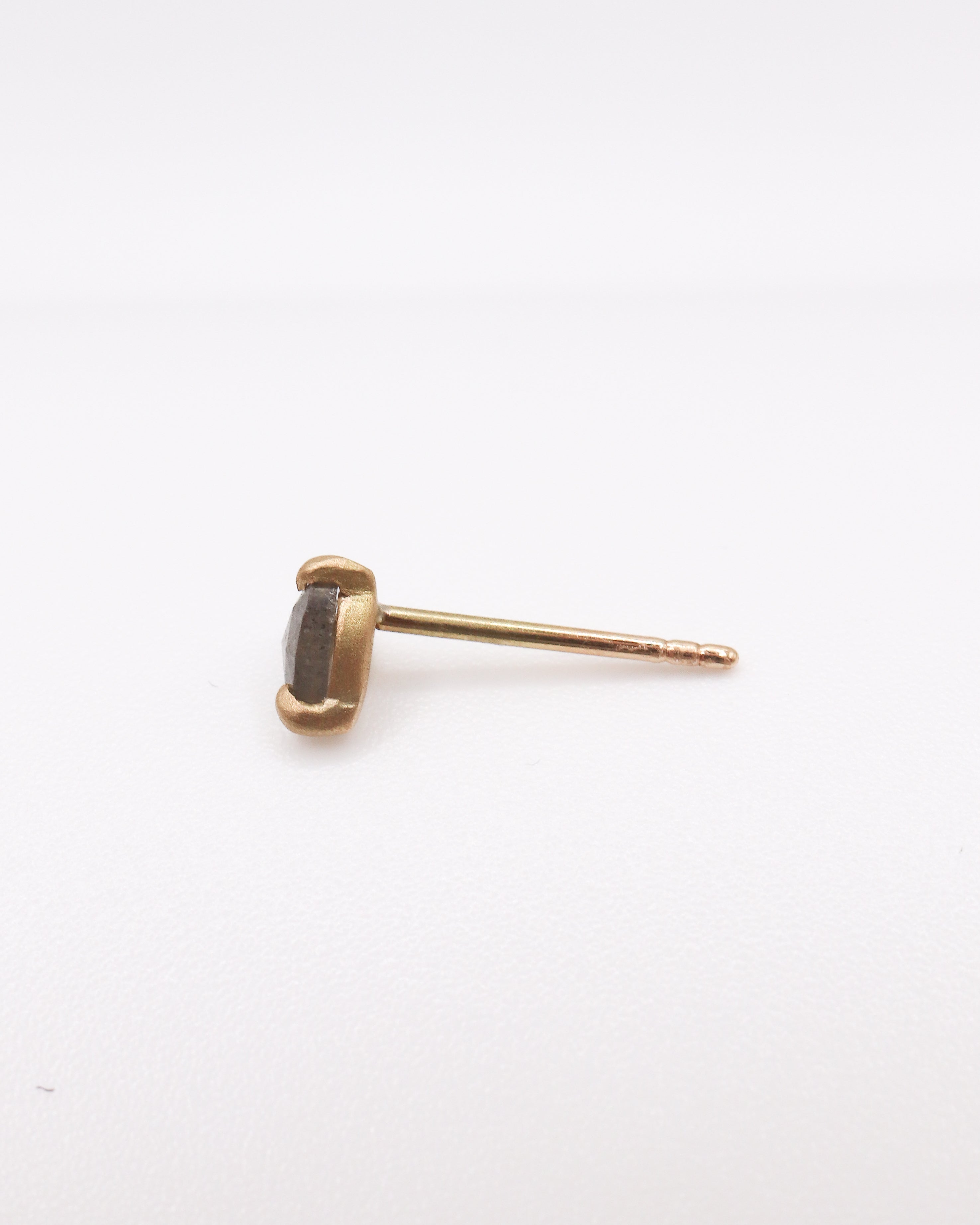 Prong Pierced Earring - Natural Diamond -