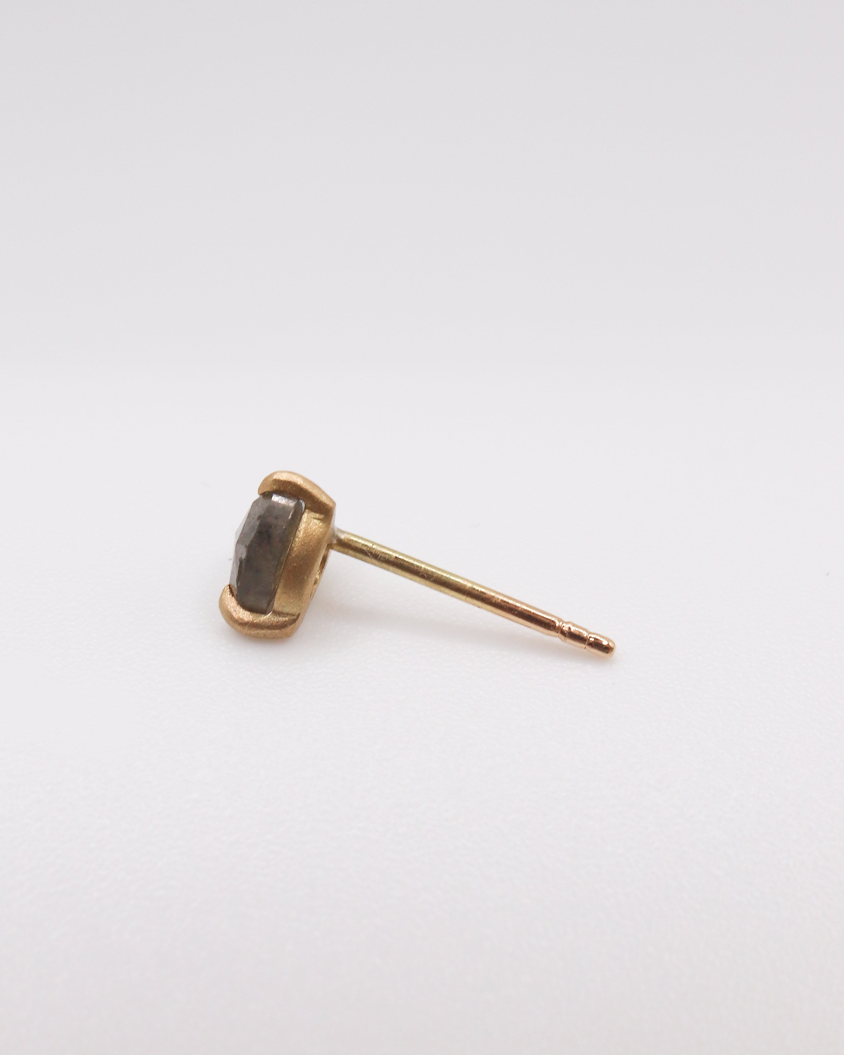 Prong Pierced Earring - Natural Diamond -