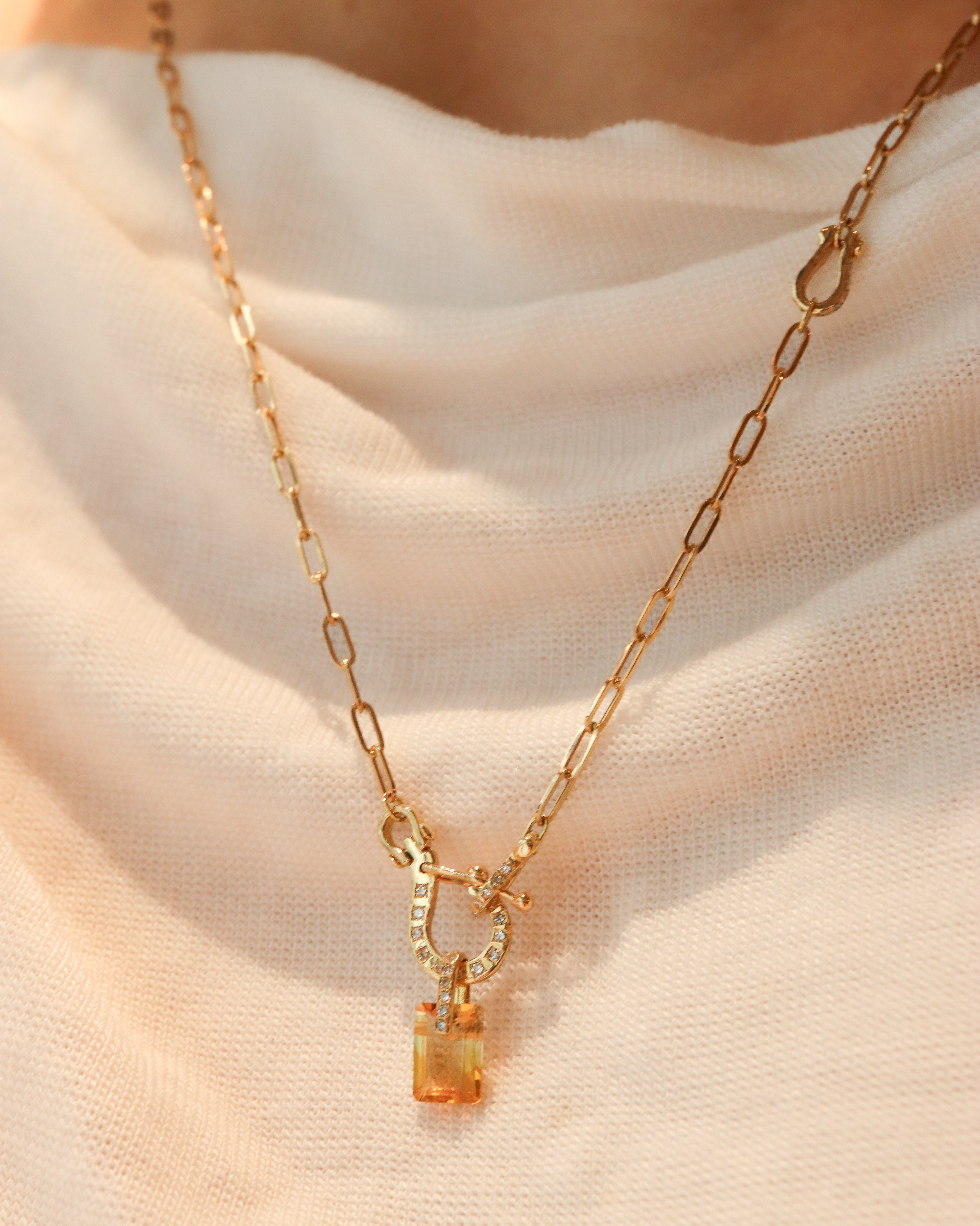 Hibiki Stone Necklace - Bicolor Ctrine -