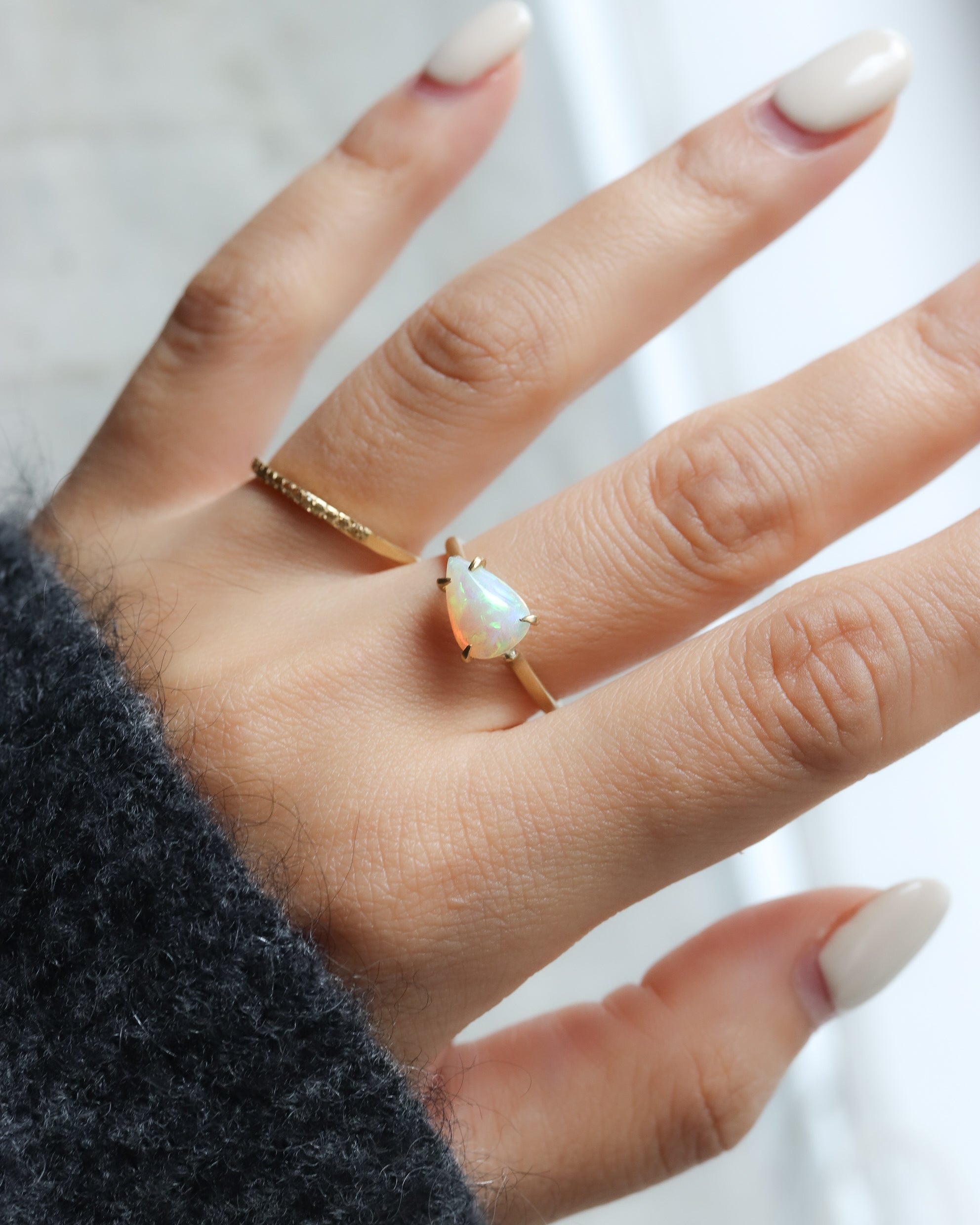 Prong Ring - Opal -