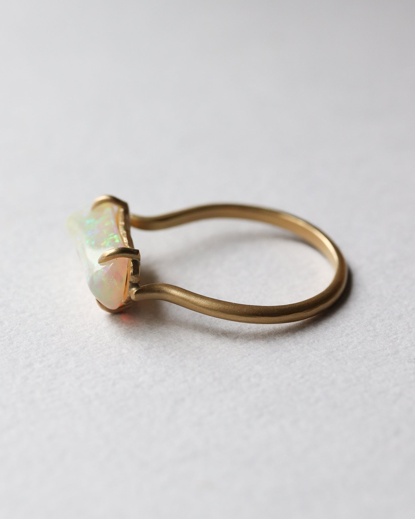 Prong Ring - Opal -