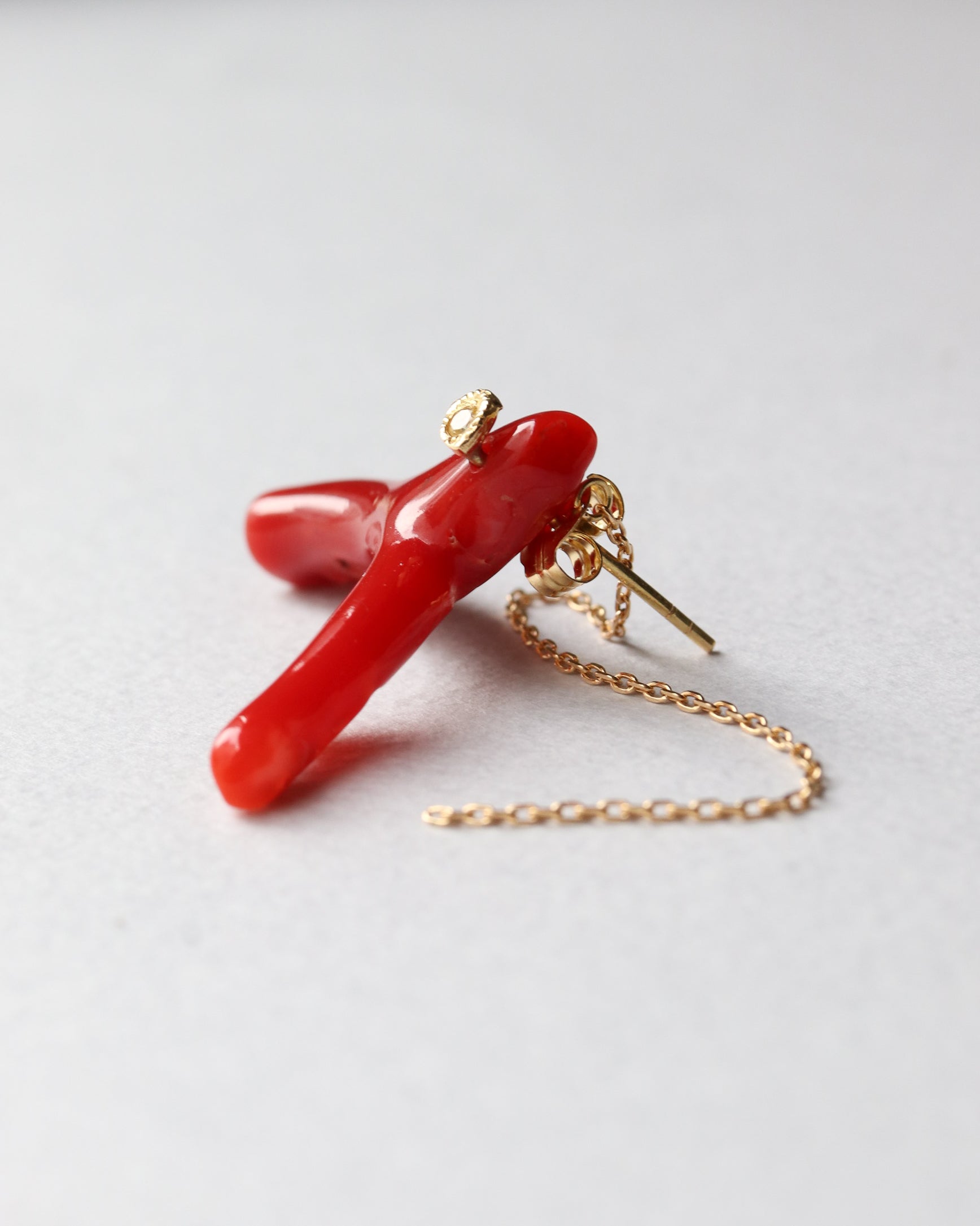 Flat Pierced Earrings - Coral -