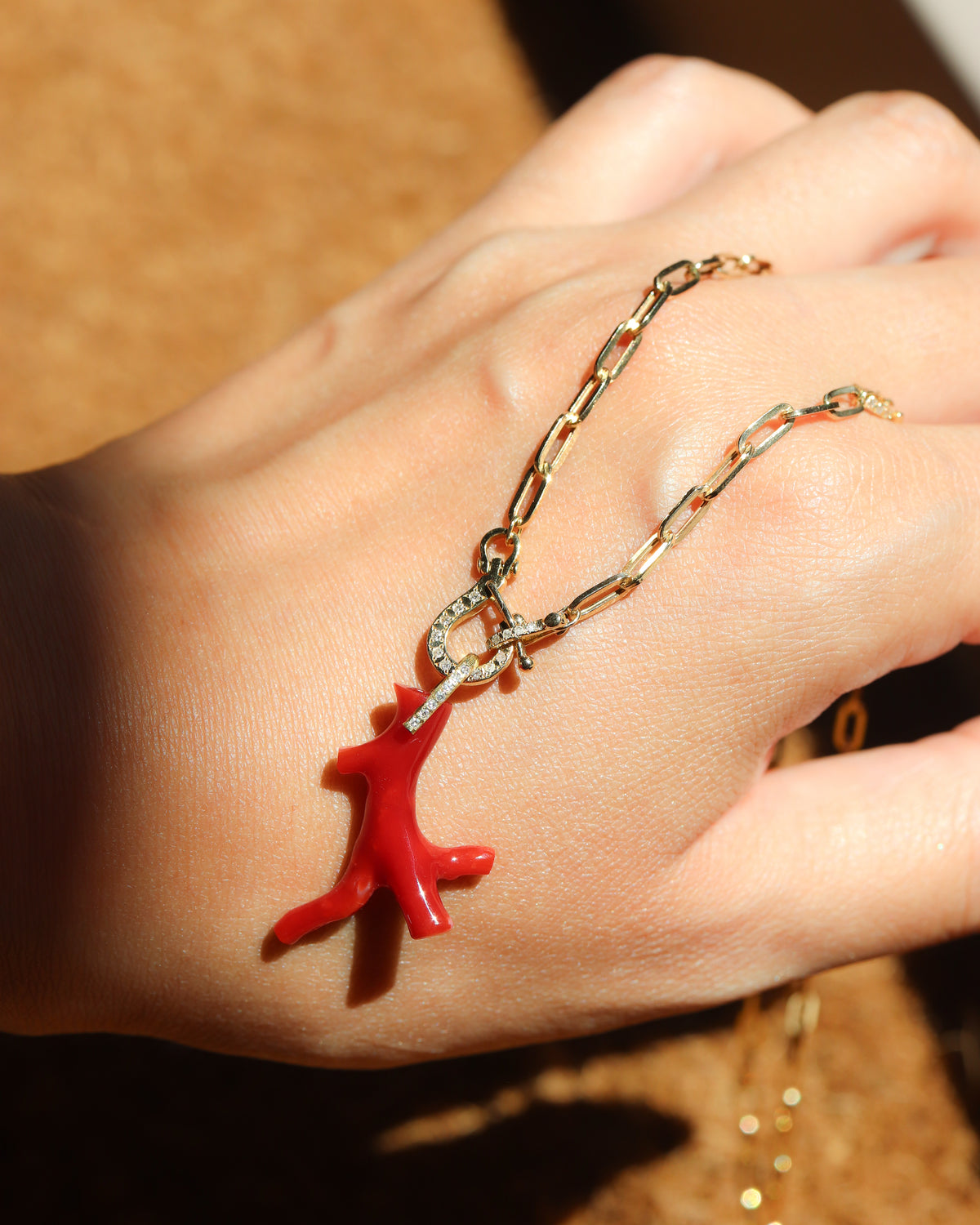 Hibiki Stone Necklace - Coral -