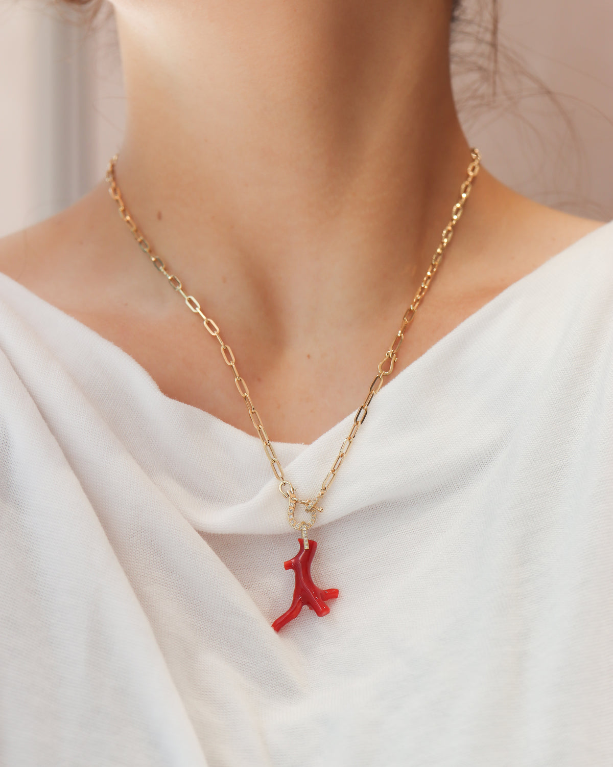 Hibiki Stone Necklace - Coral -