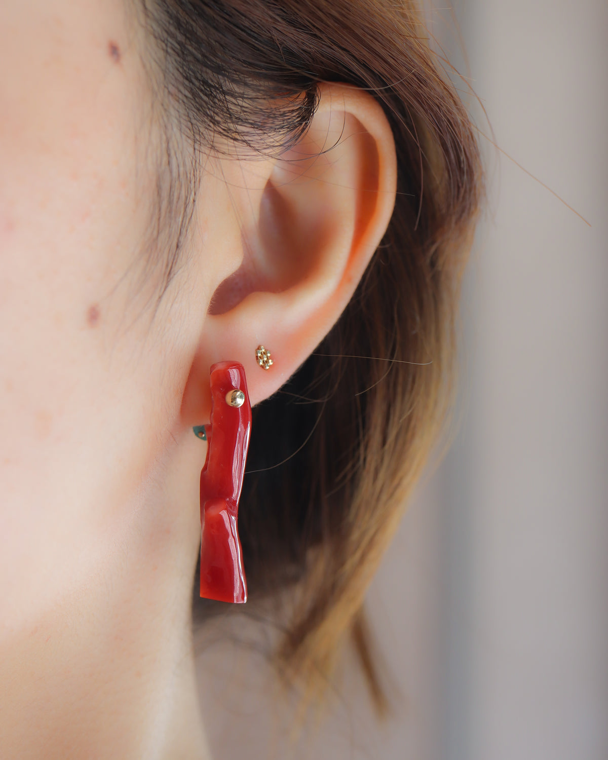 Rock Pierced Earring - Coral / Emerald -