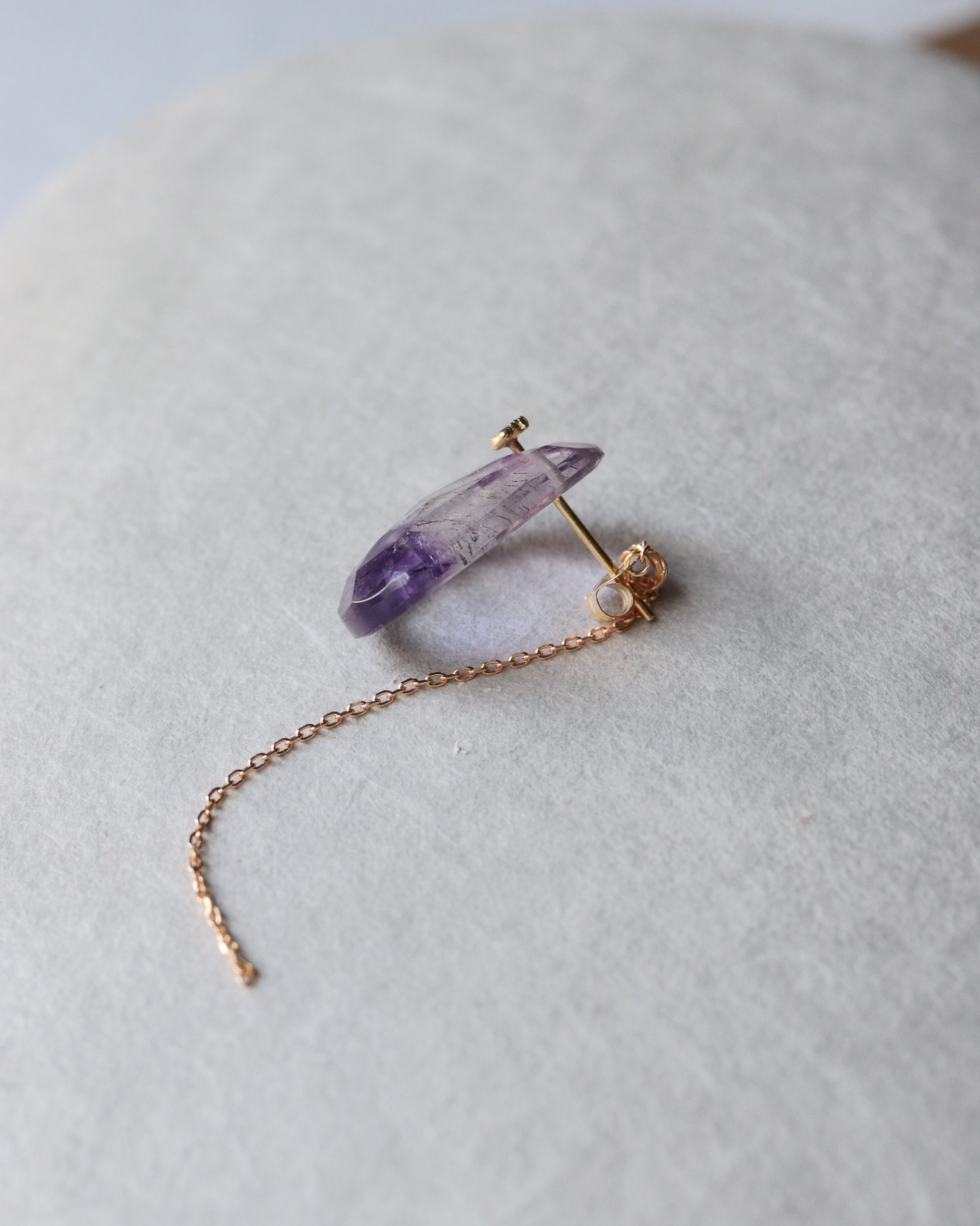 Flat Pierced Earring - Bicolor Amethyst -