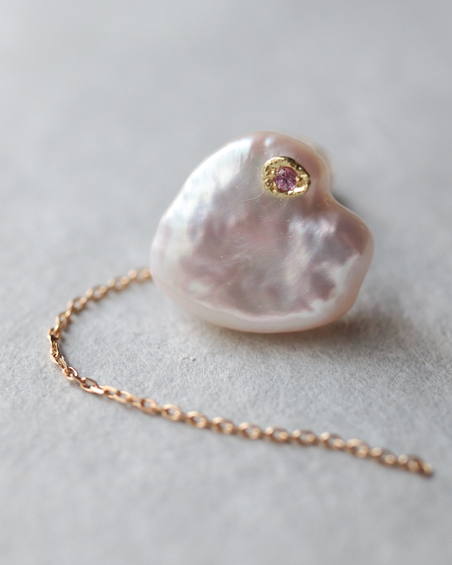 Flat Pierced Earring - Pearl -