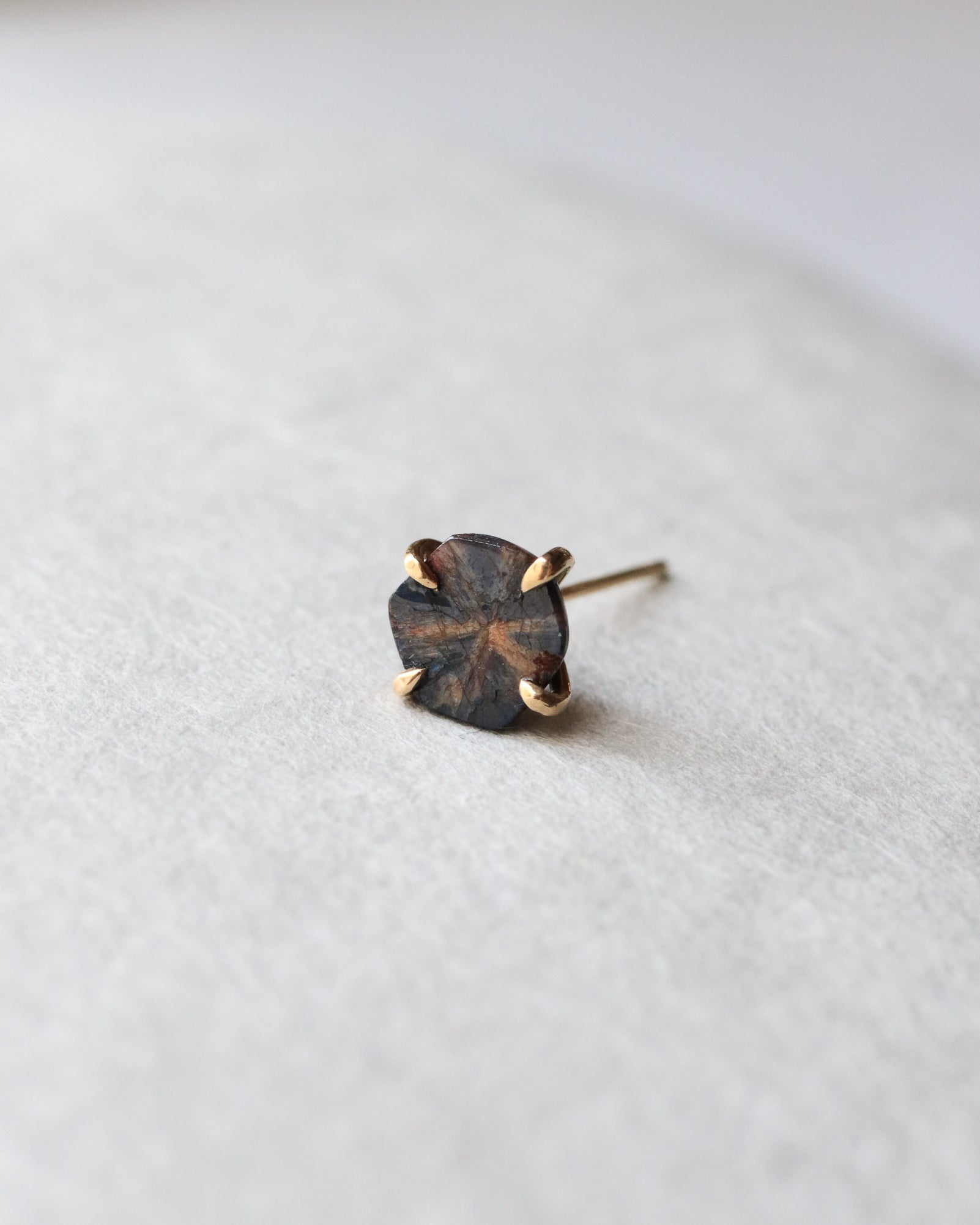Prong Pierced Earring - Trapiche Sapphire -