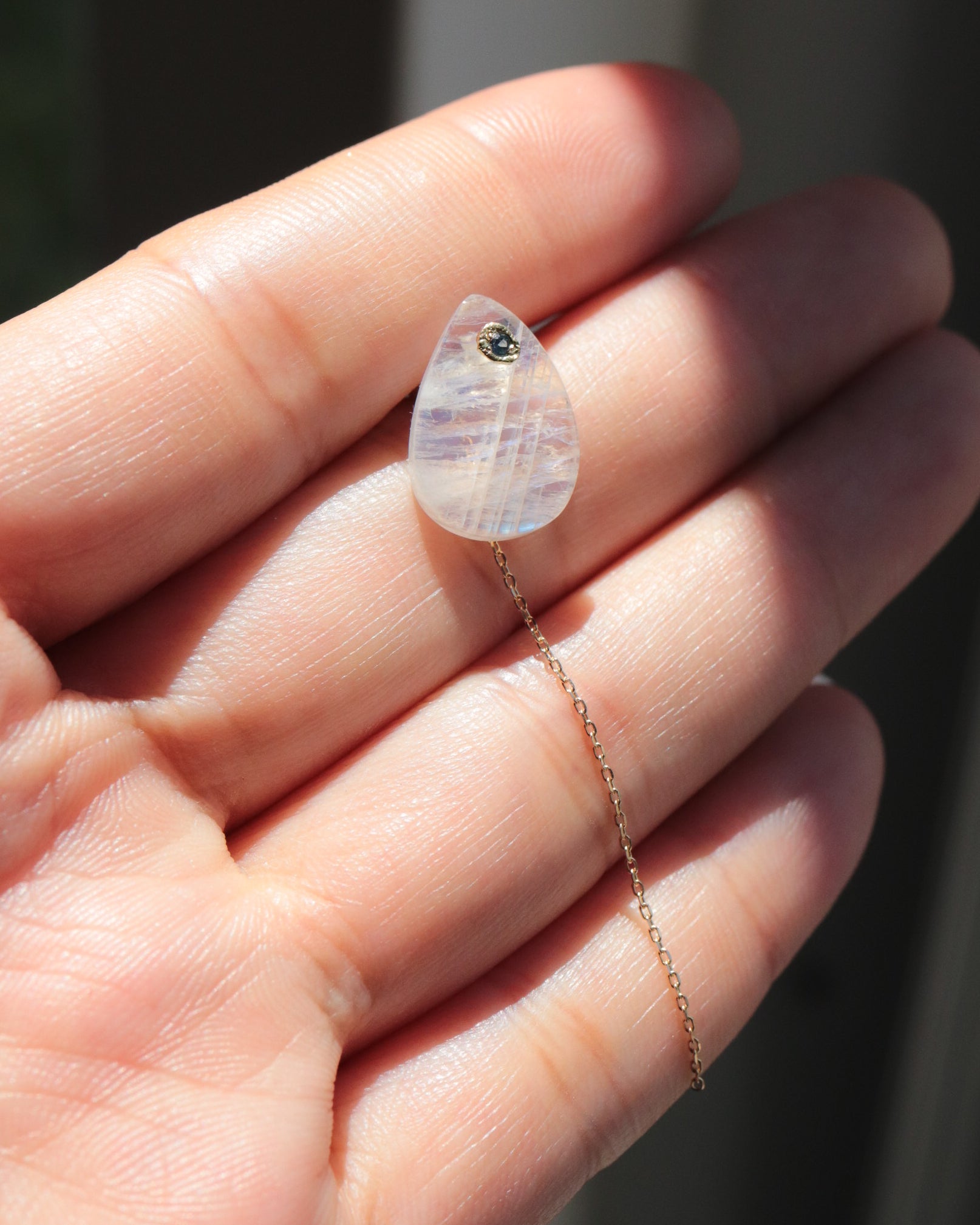 Flat Pierced Earring - Rainbow Moon Stone -