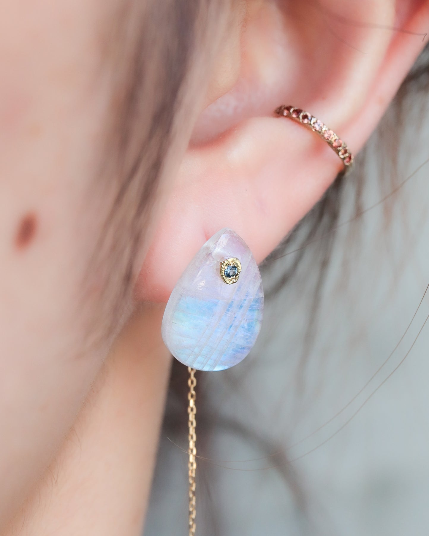 Flat Pierced Earring - Rainbow Moon Stone -
