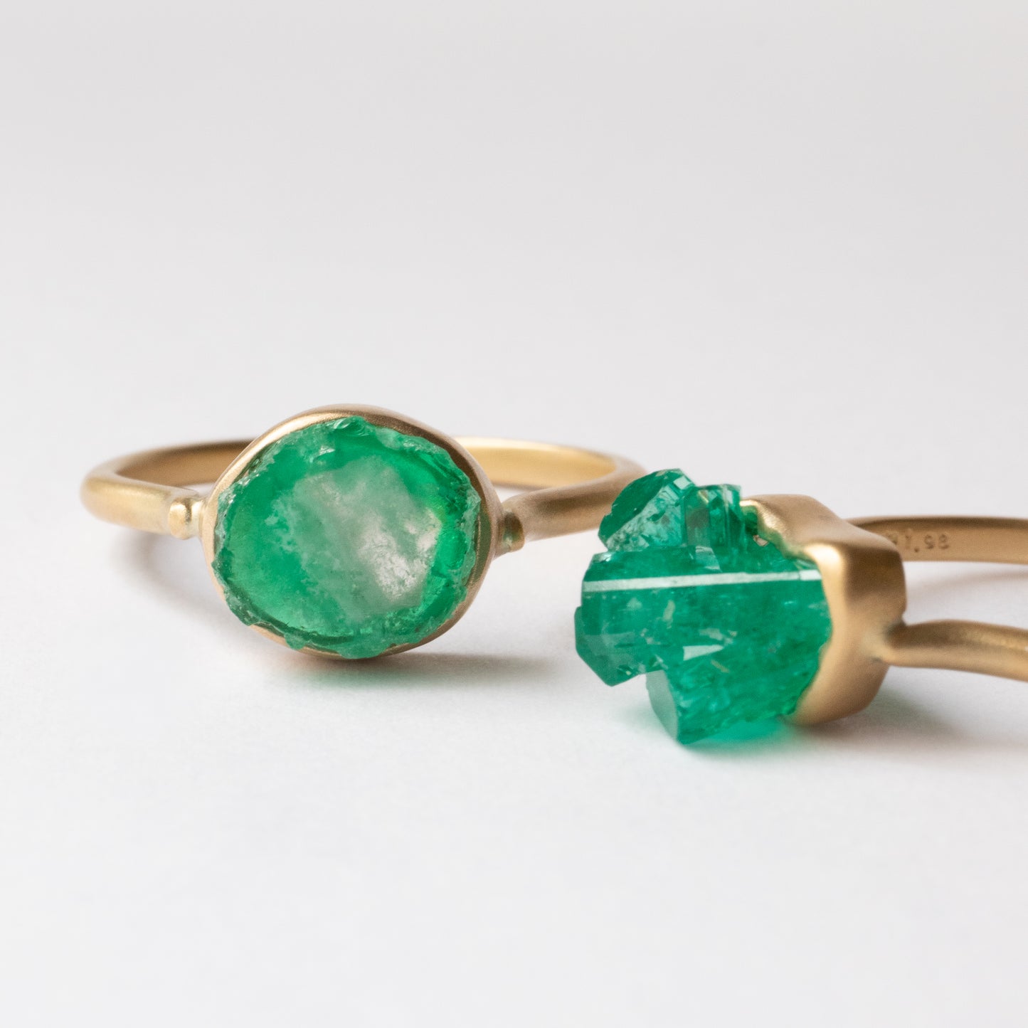 Collet Ring - Emerald -