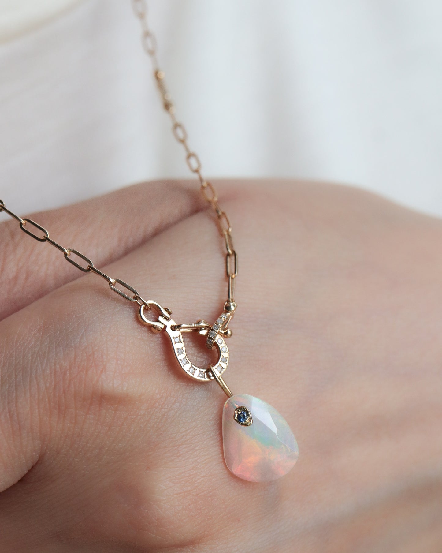 Flat Necklace - Opal -