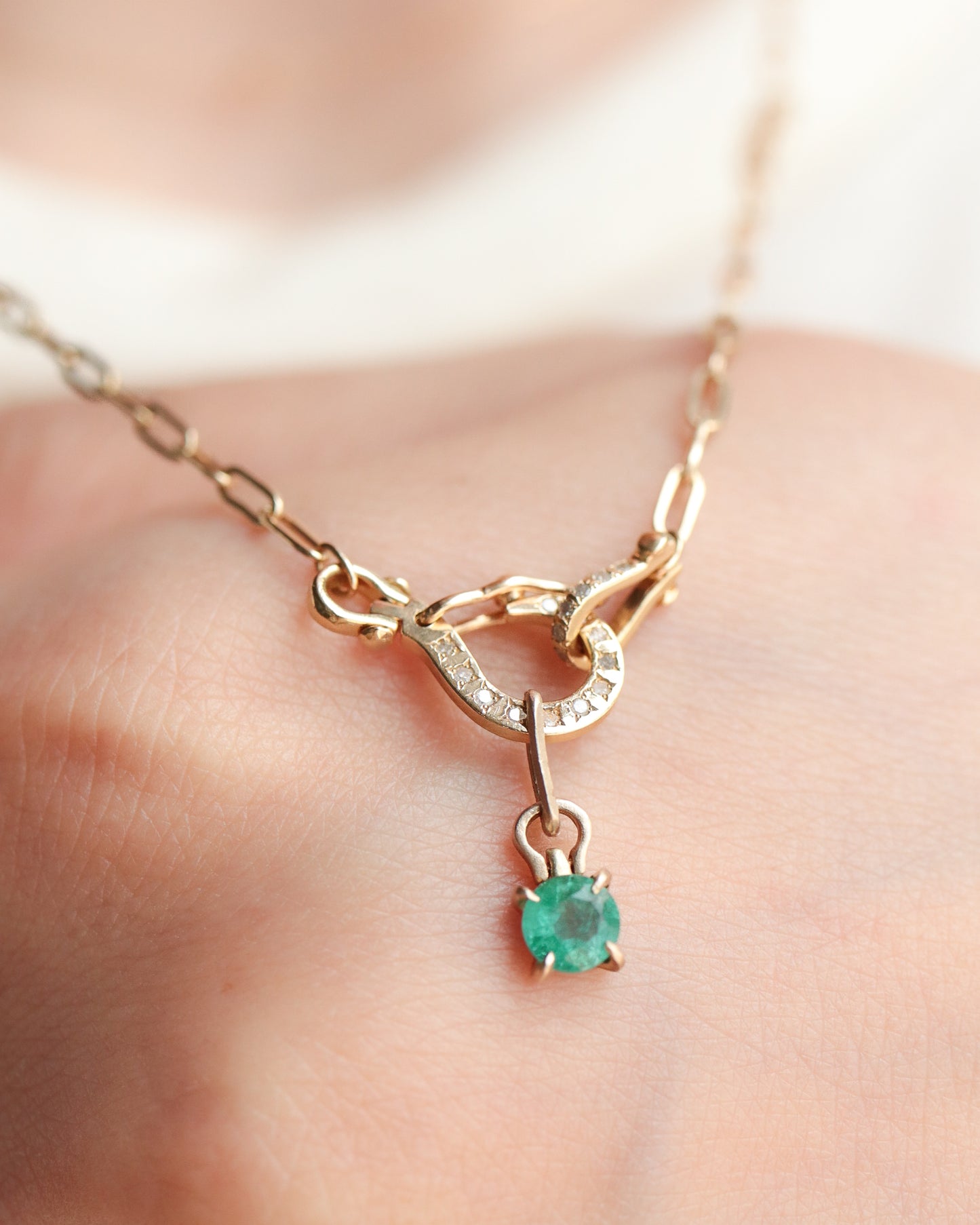 HorseShoe Prong Necklace - Emerald -