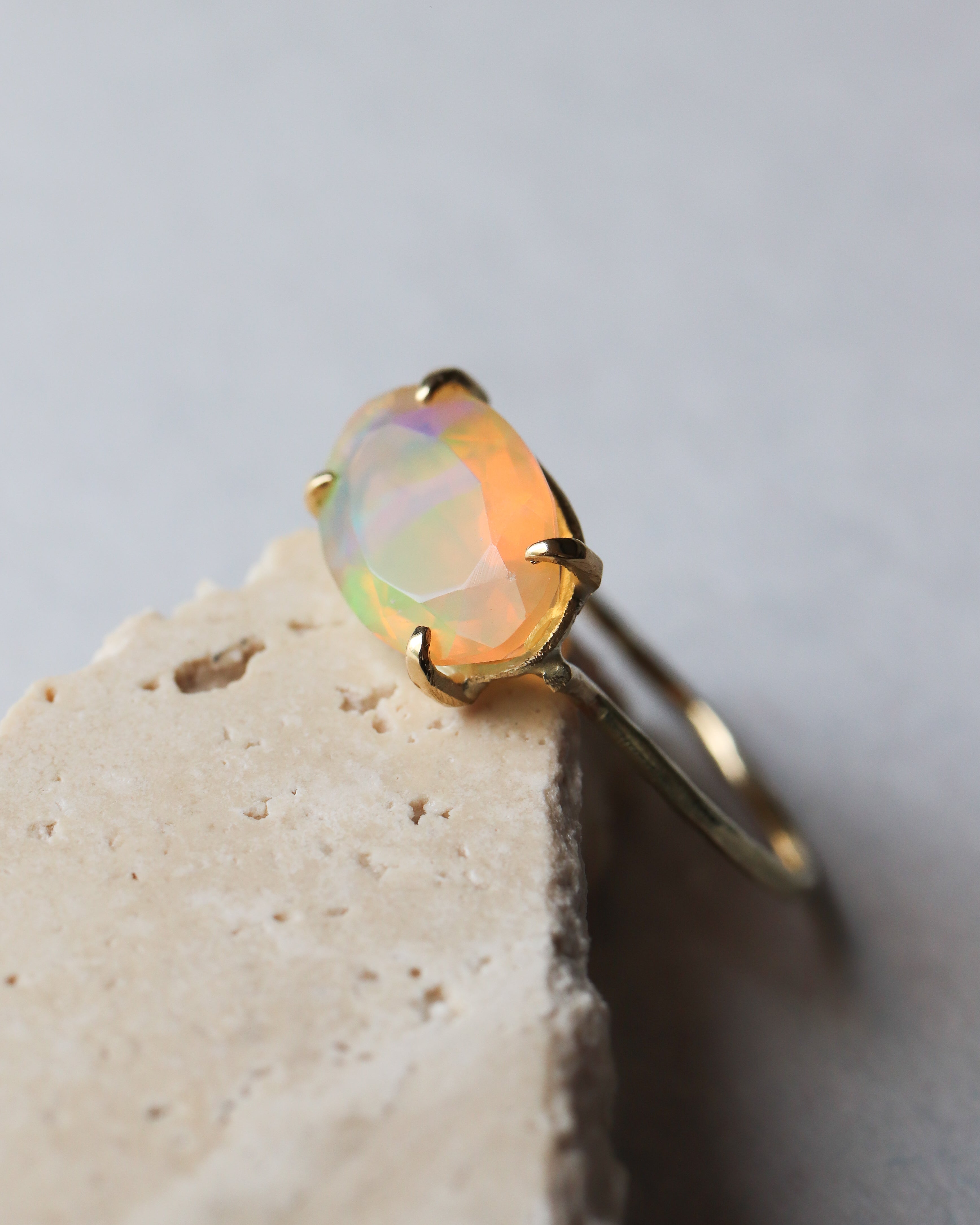 Flat Ring - Opal -