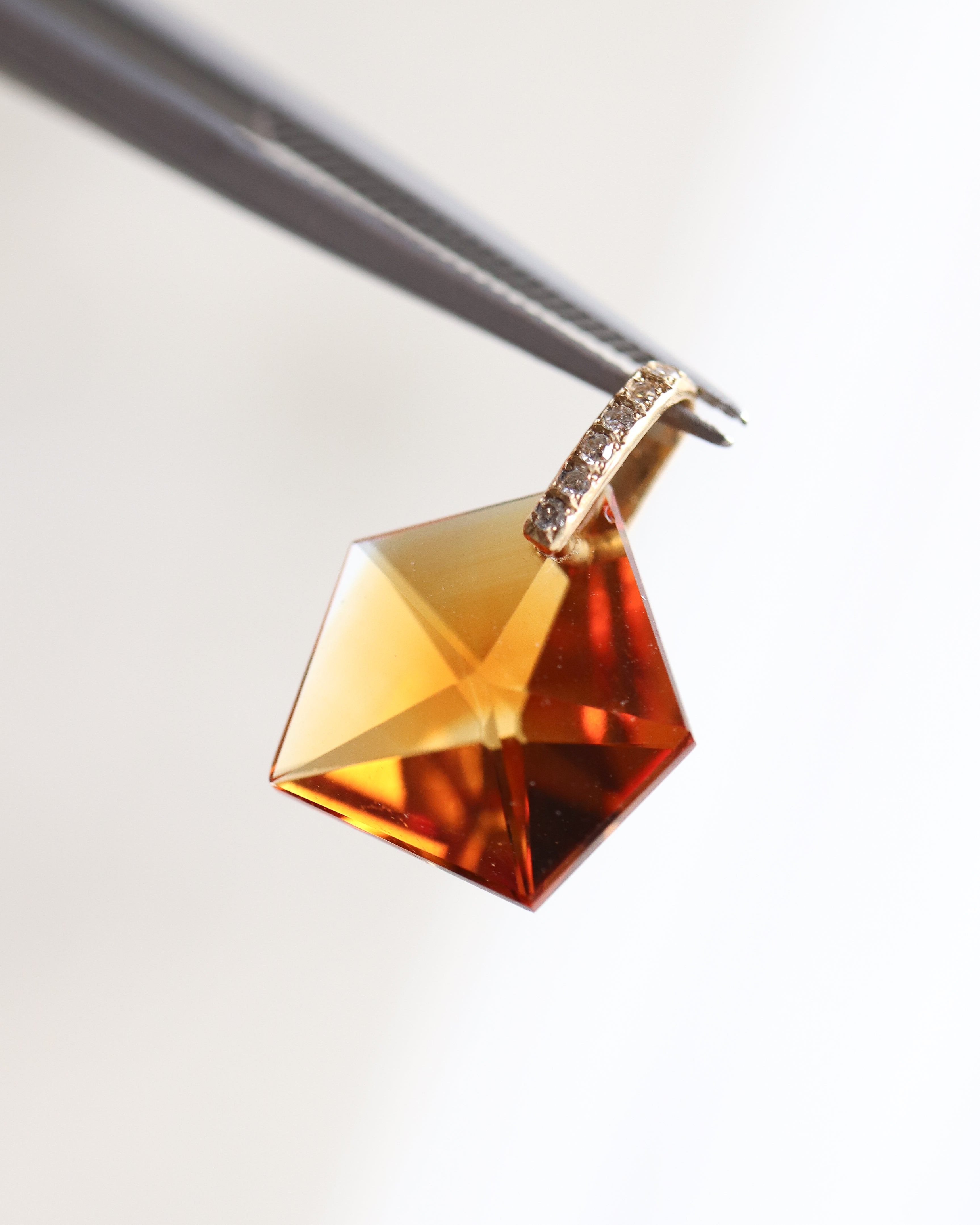 Hibiki Stone Necklace - Citrine -