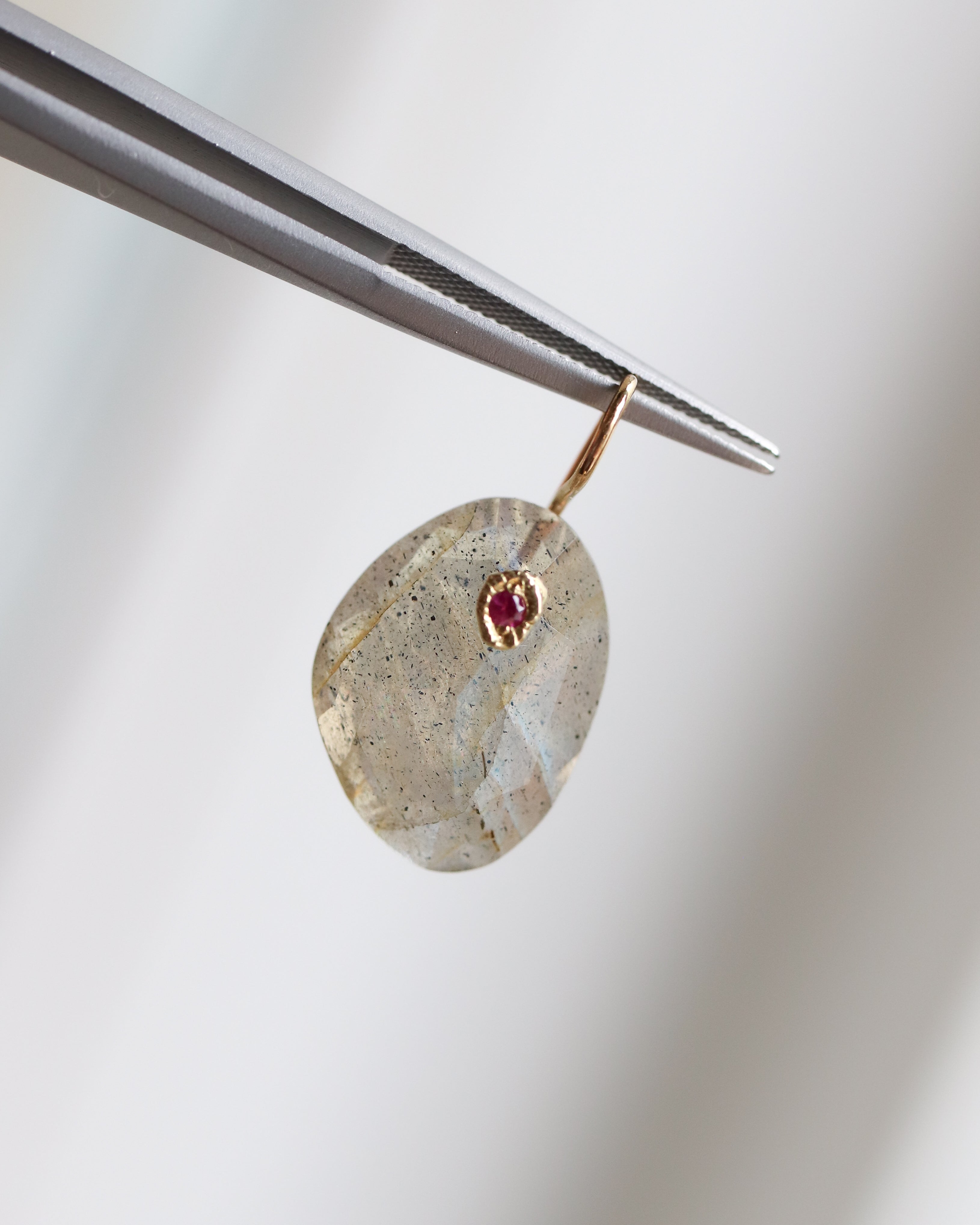 Flat Necklace - Labradorite -