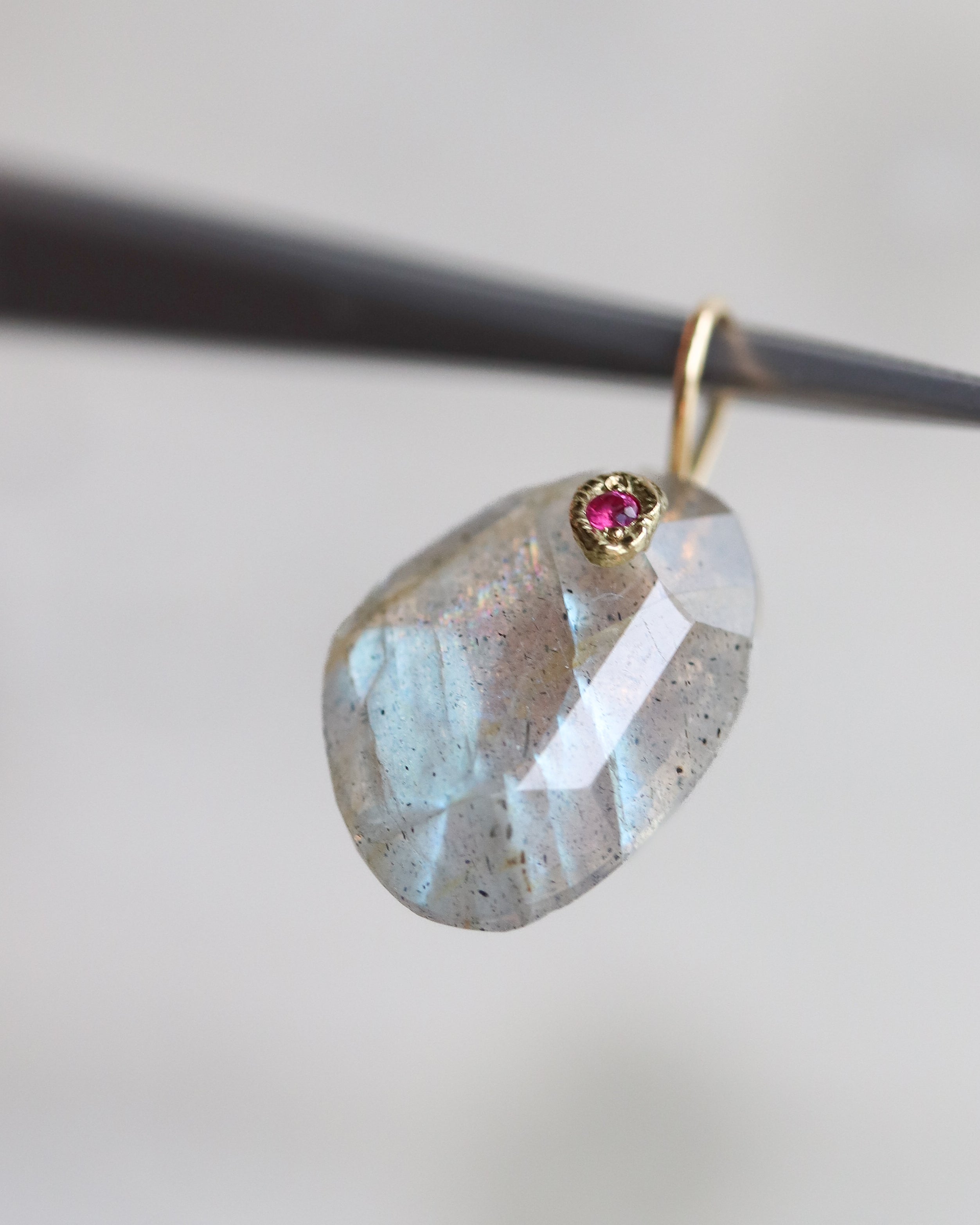 Flat Necklace - Labradorite -