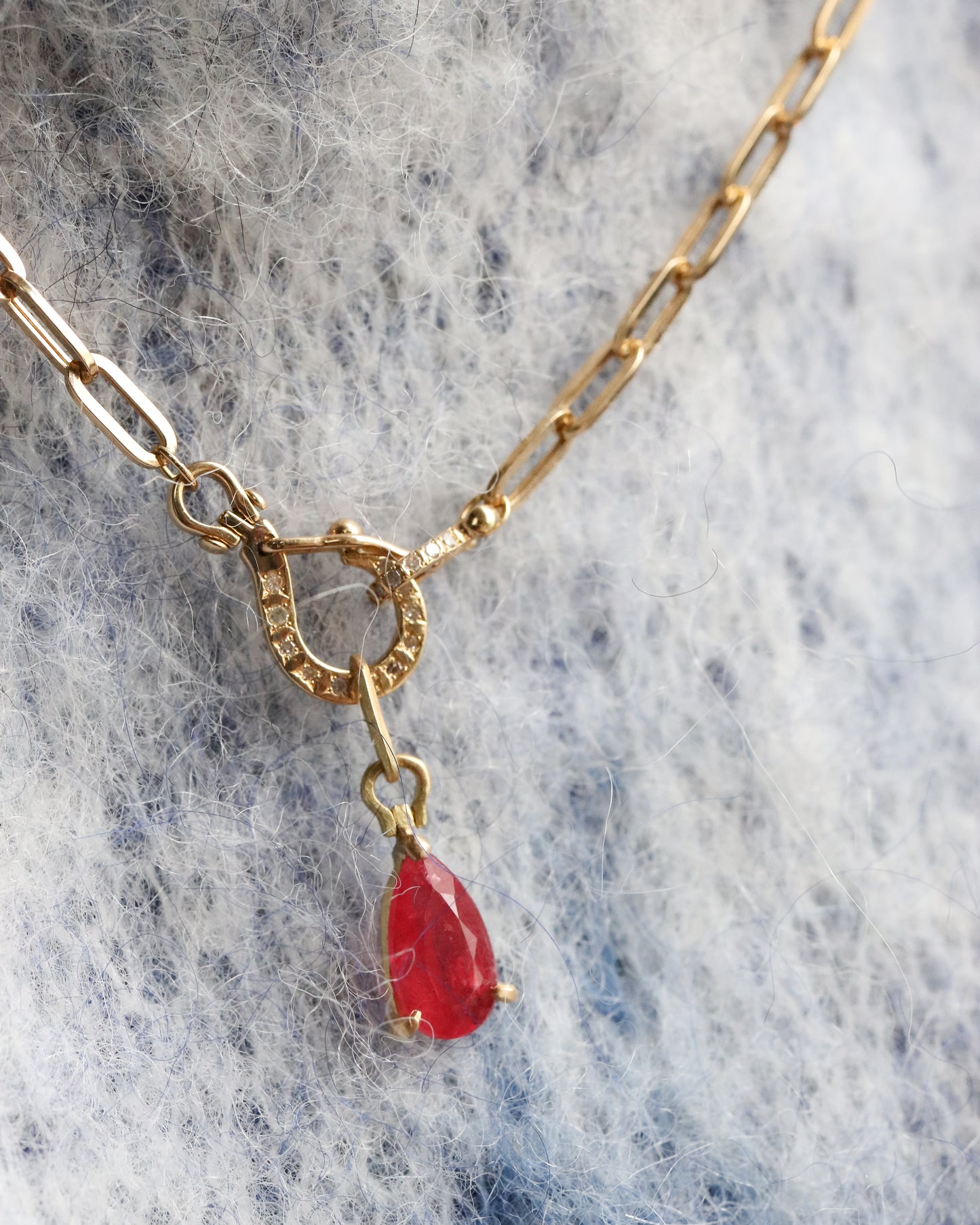 HorseShoe Prong Necklace - Rhodonite -