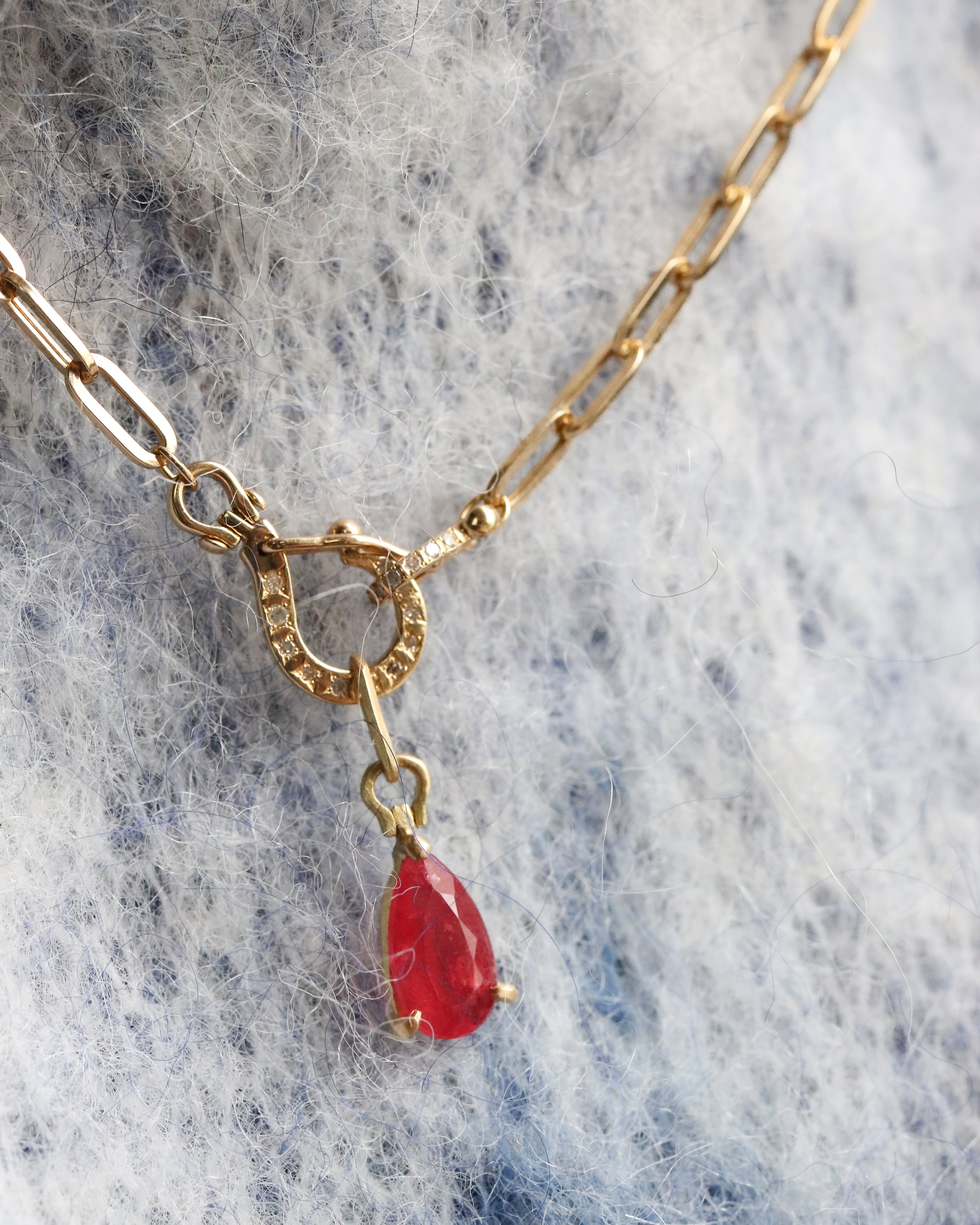 HorseShoe Prong Necklace - Rhodonite -