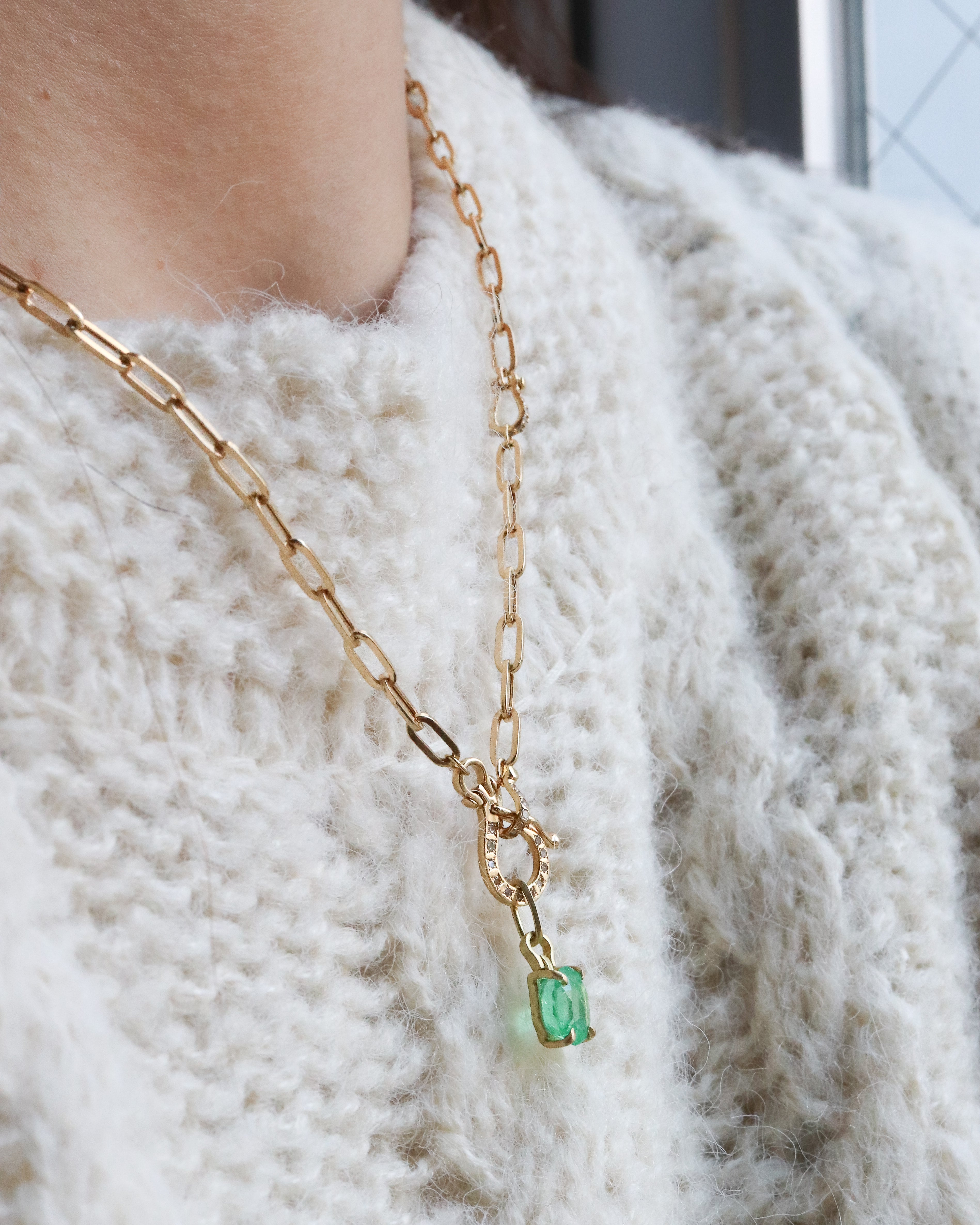 HorseShoe Prong Necklace - Emerald -