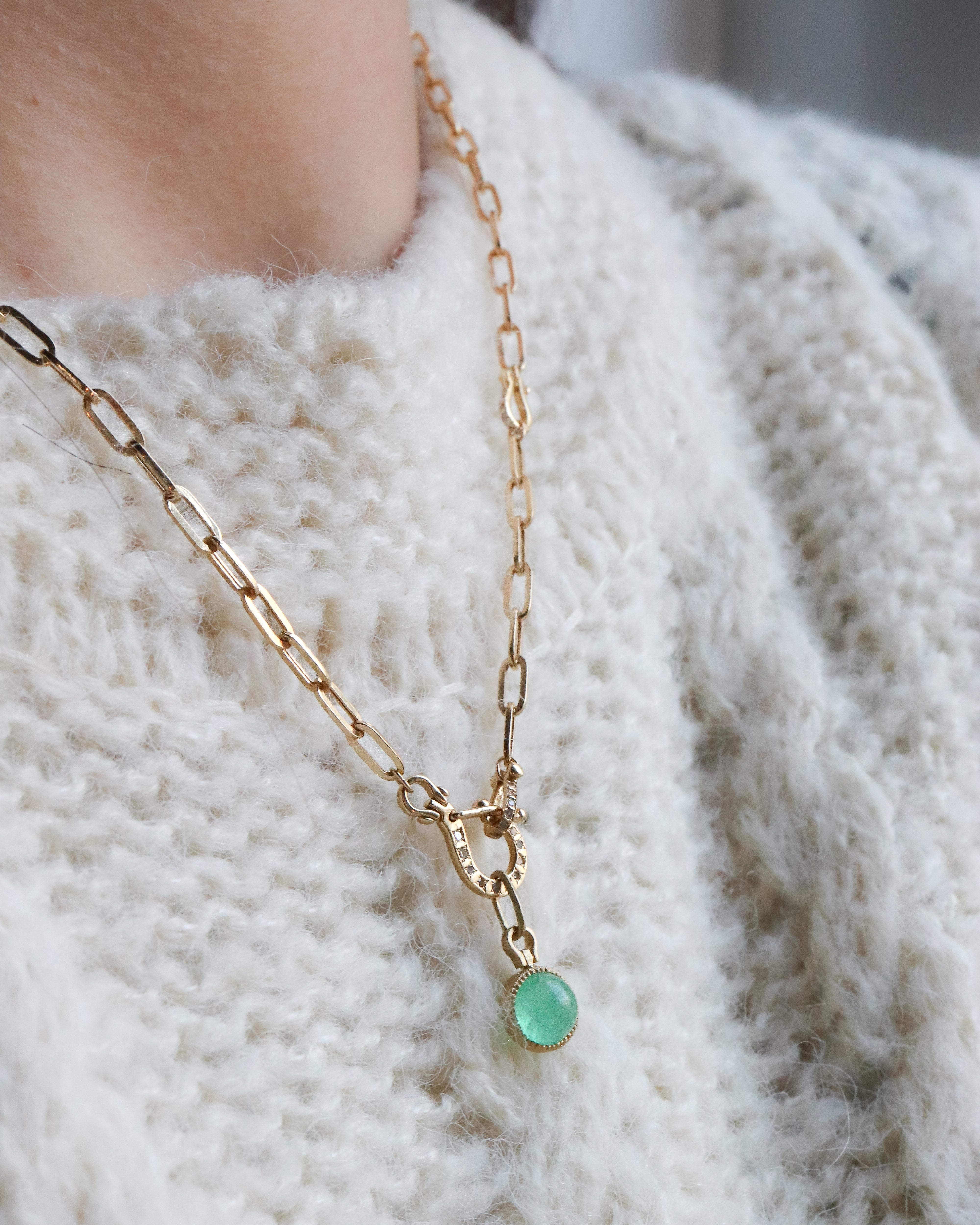HorseShoe Milgrain Necklace - Emerald -