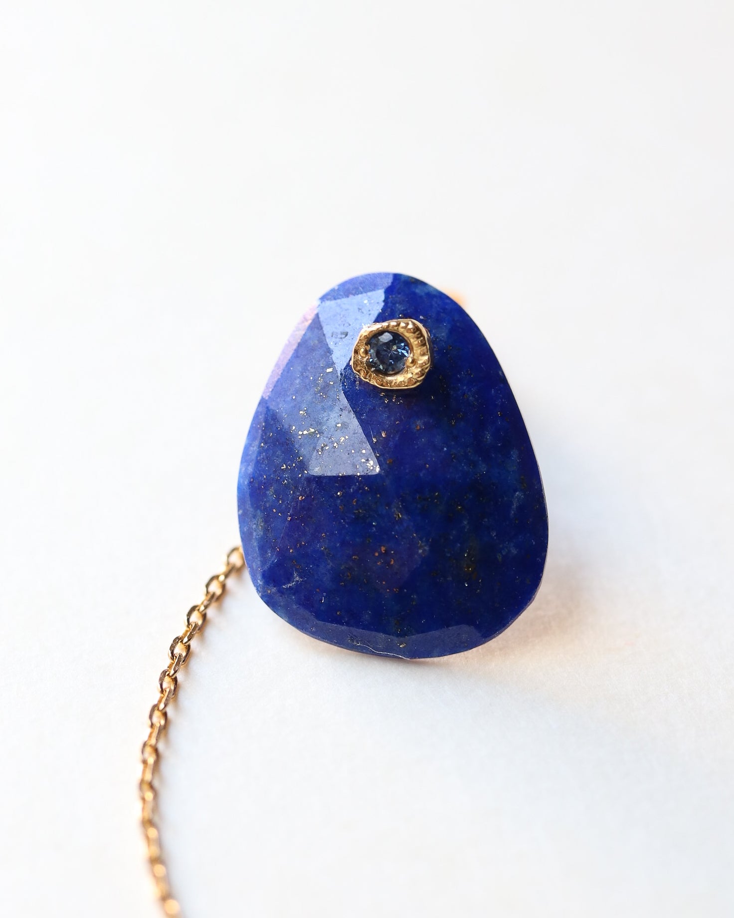 Flat Pierced Earring - Lapis Lazuli -