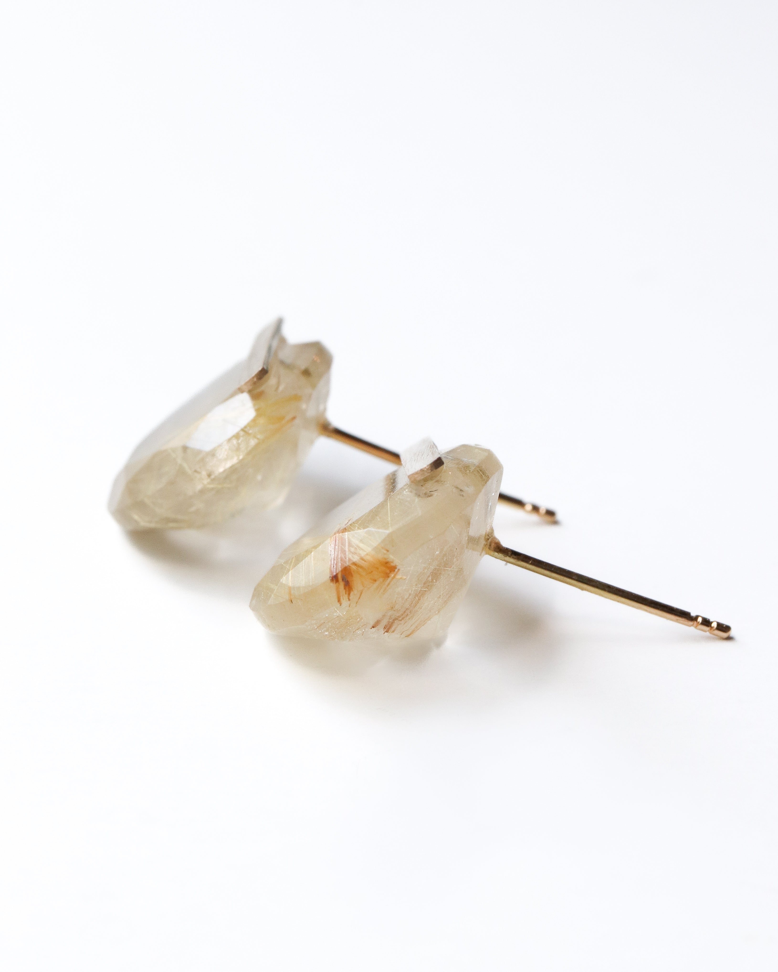 Bar stone Pierced Earring - Golden Rutilated Quartz -