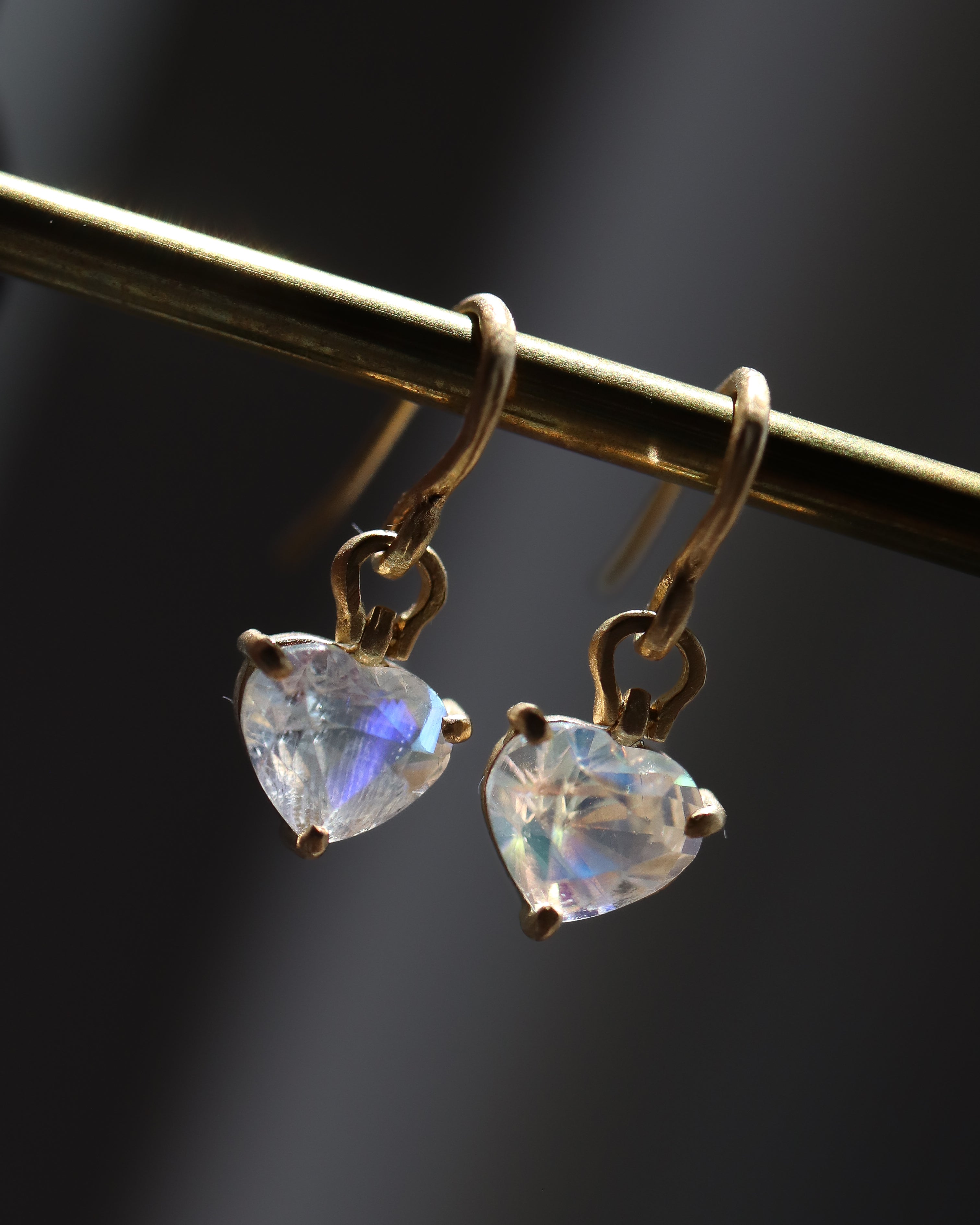 Horse Shoe Prong Pierced Earring - Rainbow Moon Stone -