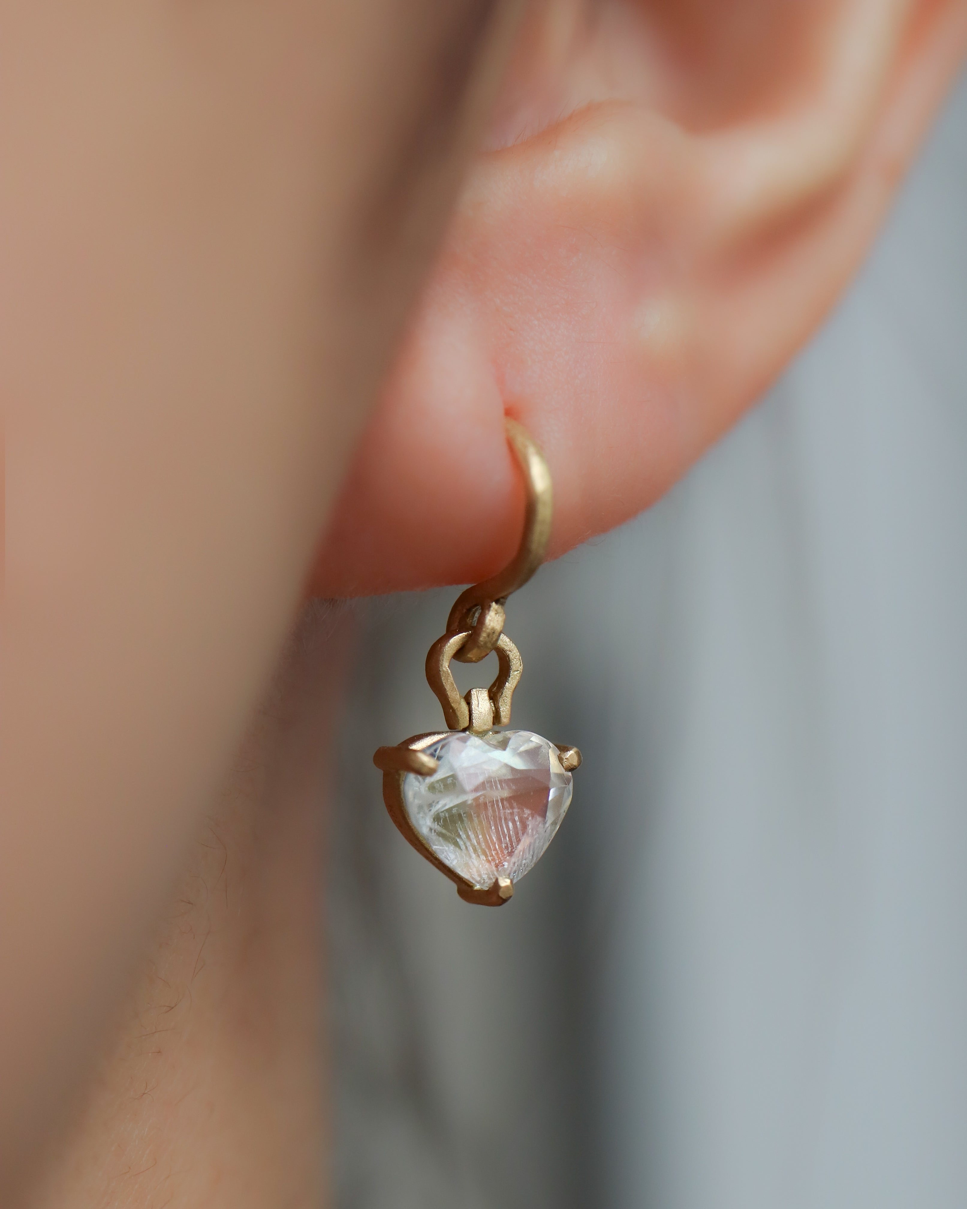 Horse Shoe Prong Pierced Earring - Rainbow Moon Stone -
