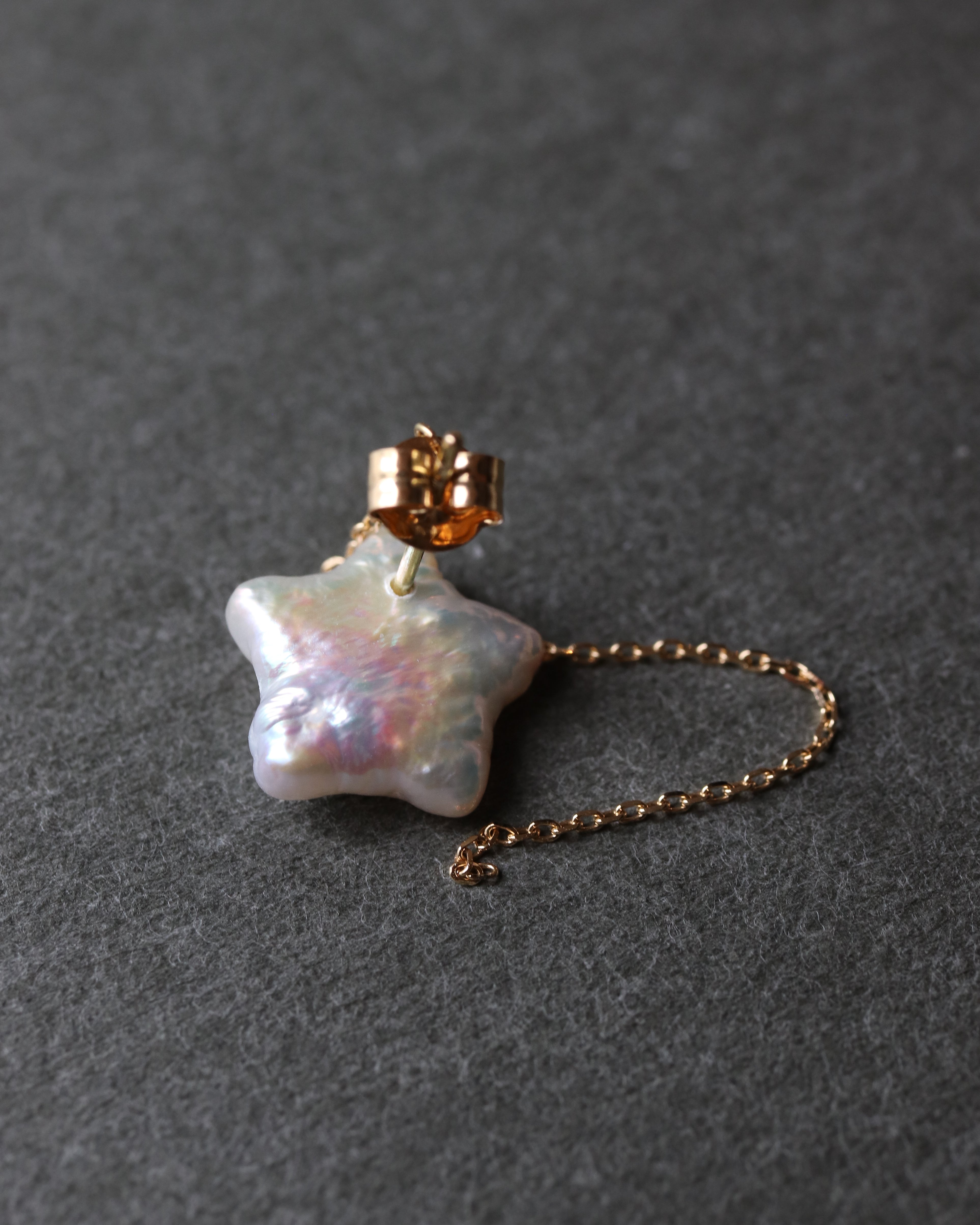Flat Pierced Earring - Pearl - E
