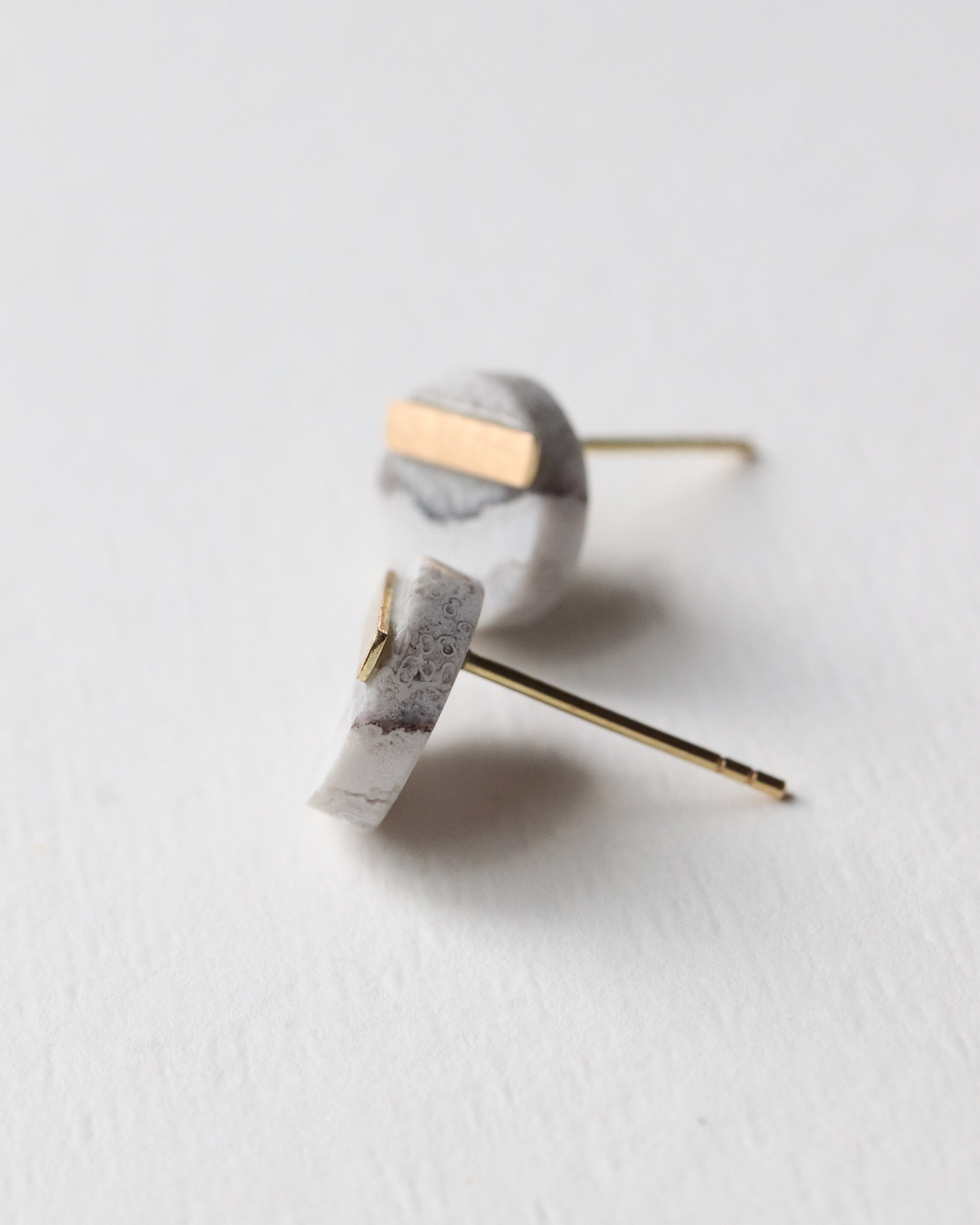 Bar stone Pierced Earring - Agate -