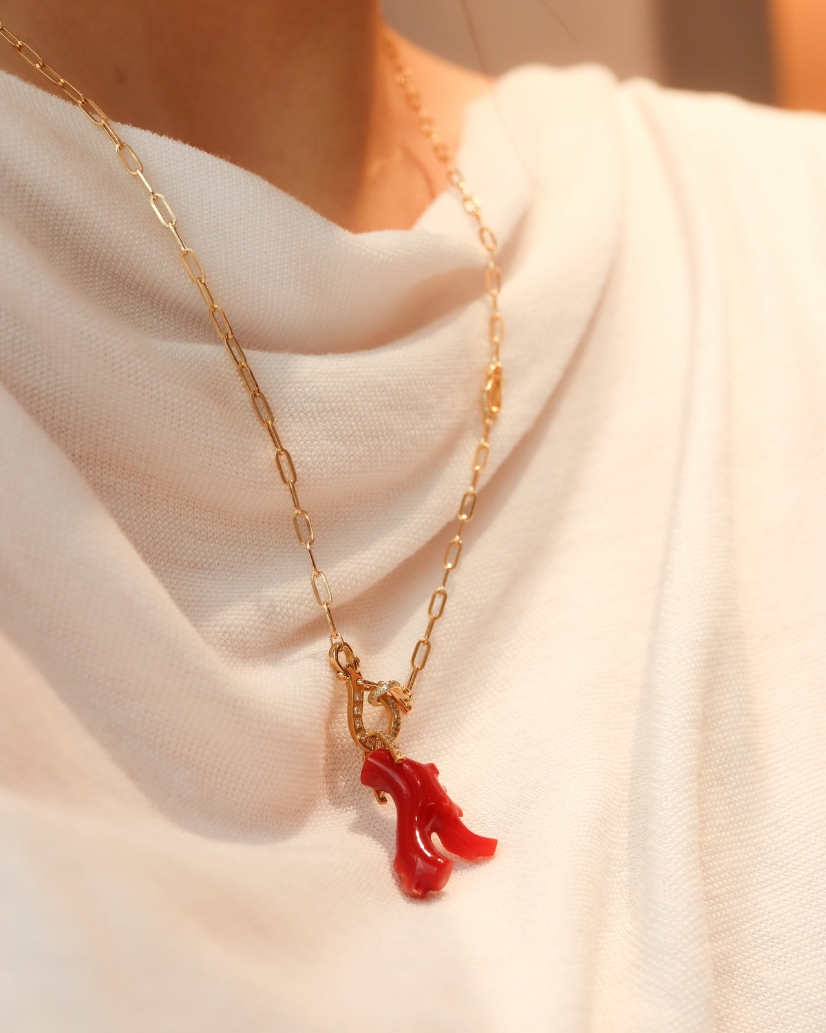 Hibiki Stone Necklace - Coral -