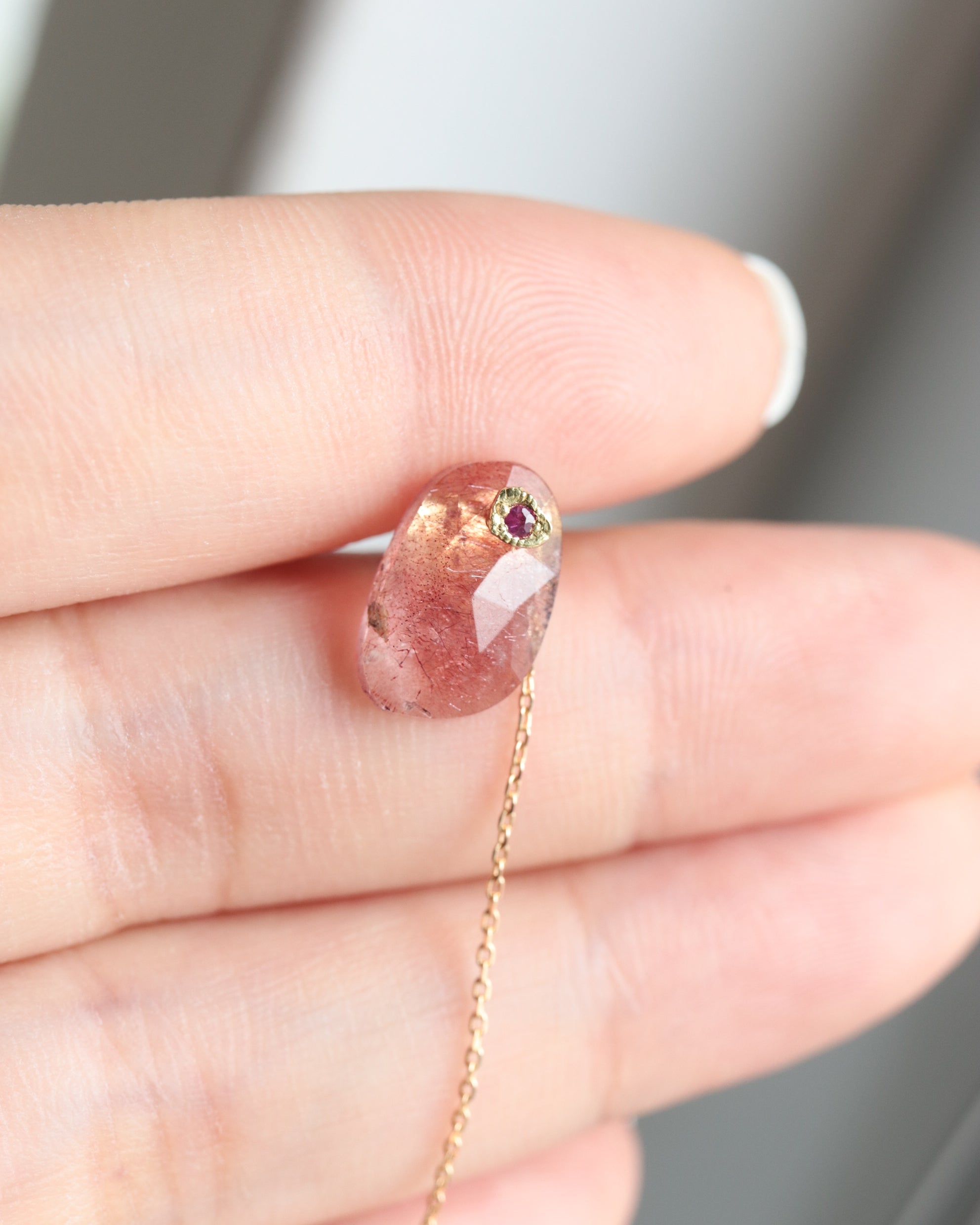 Flat Pierced Earring - Strawberry Quartz -