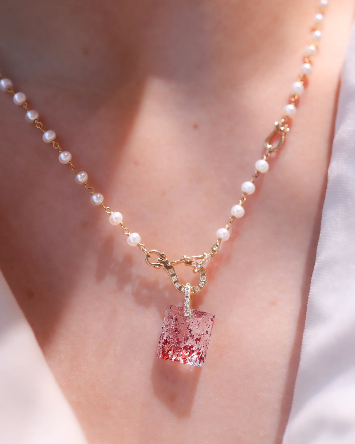 Hibiki Stone Necklace - Strawberry Quartz -